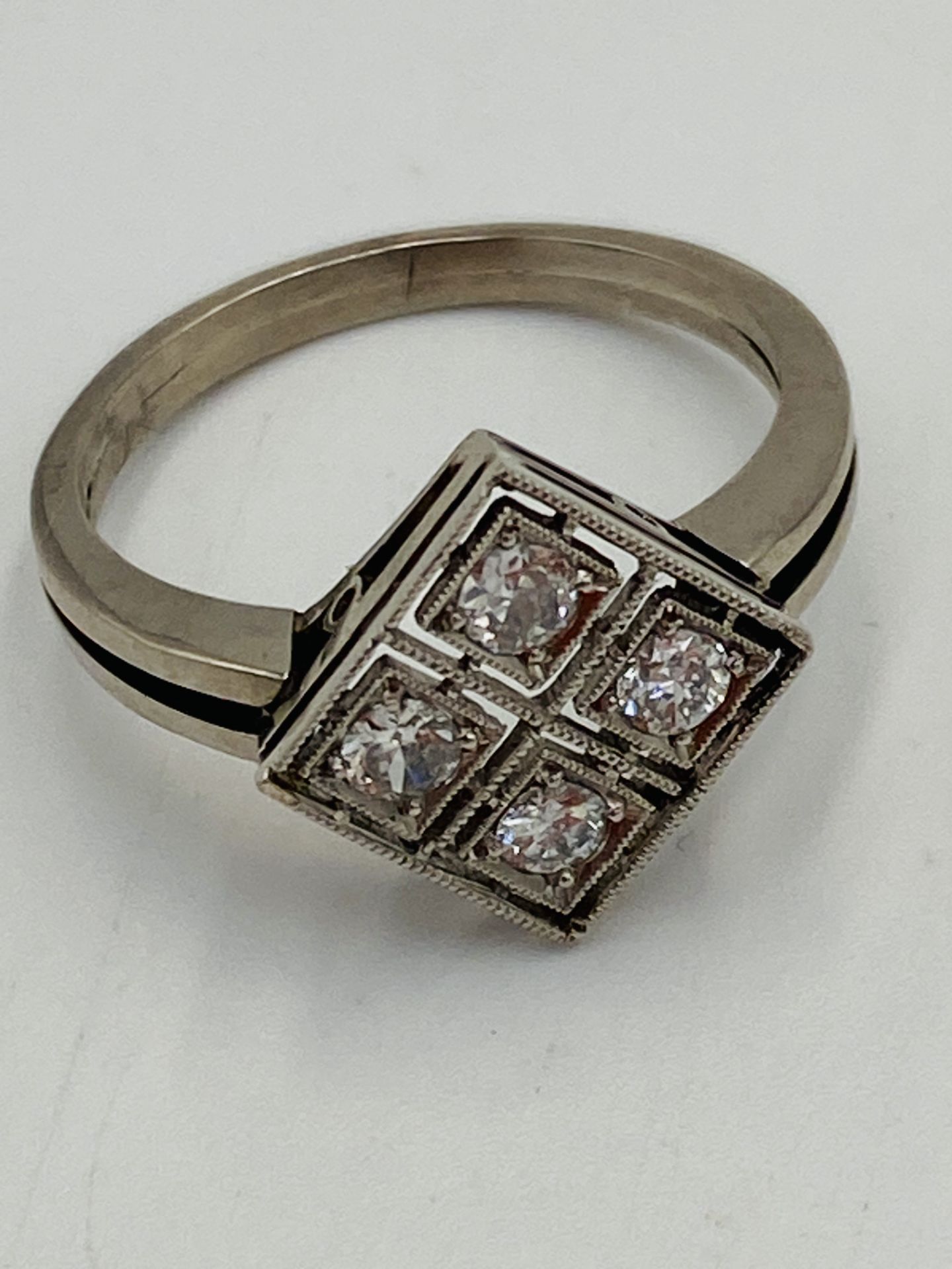 White gold ring set with four diamonds - Image 3 of 6