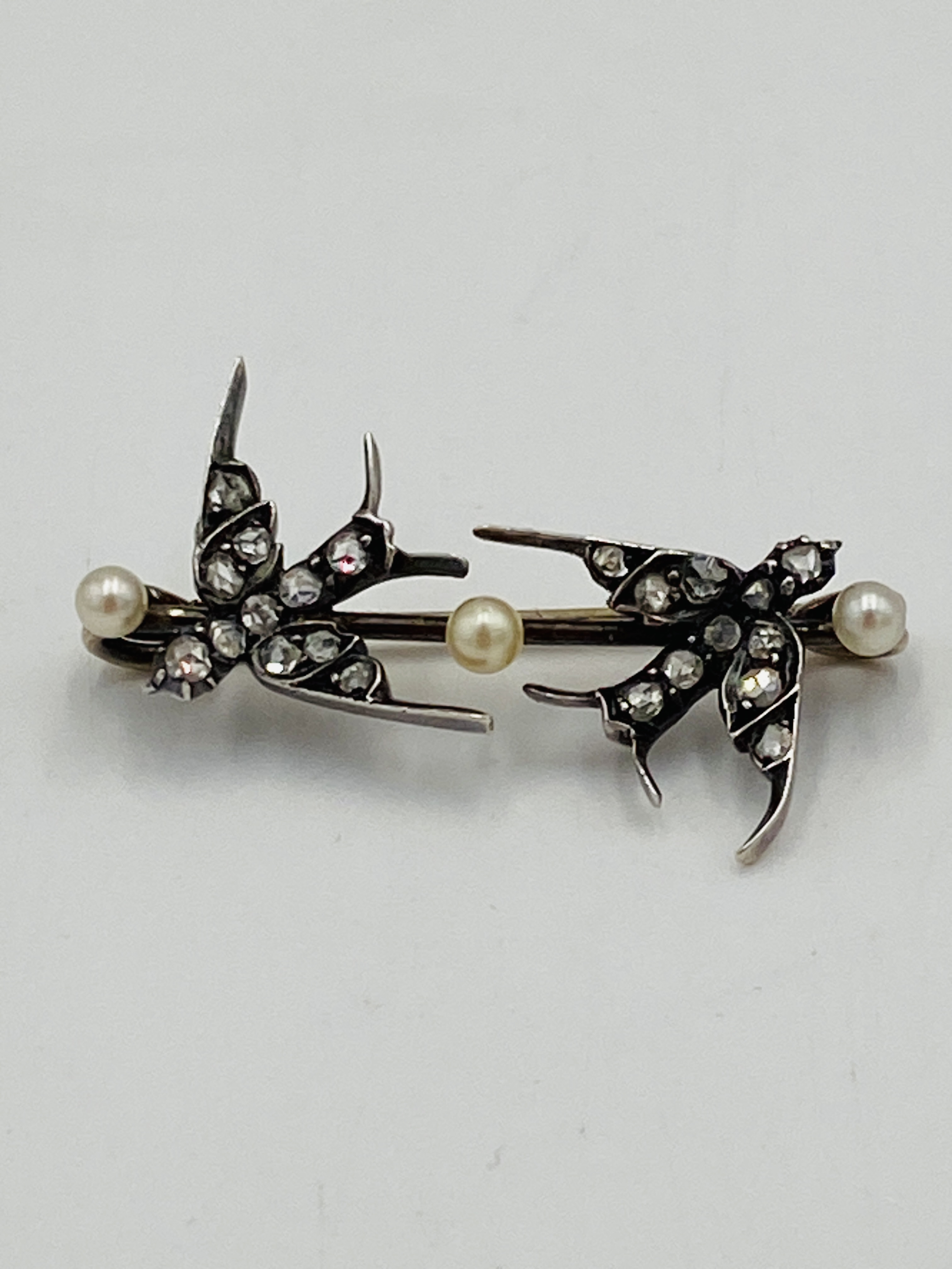 Diamond and pearl set brooch styled as a bird - Image 5 of 5