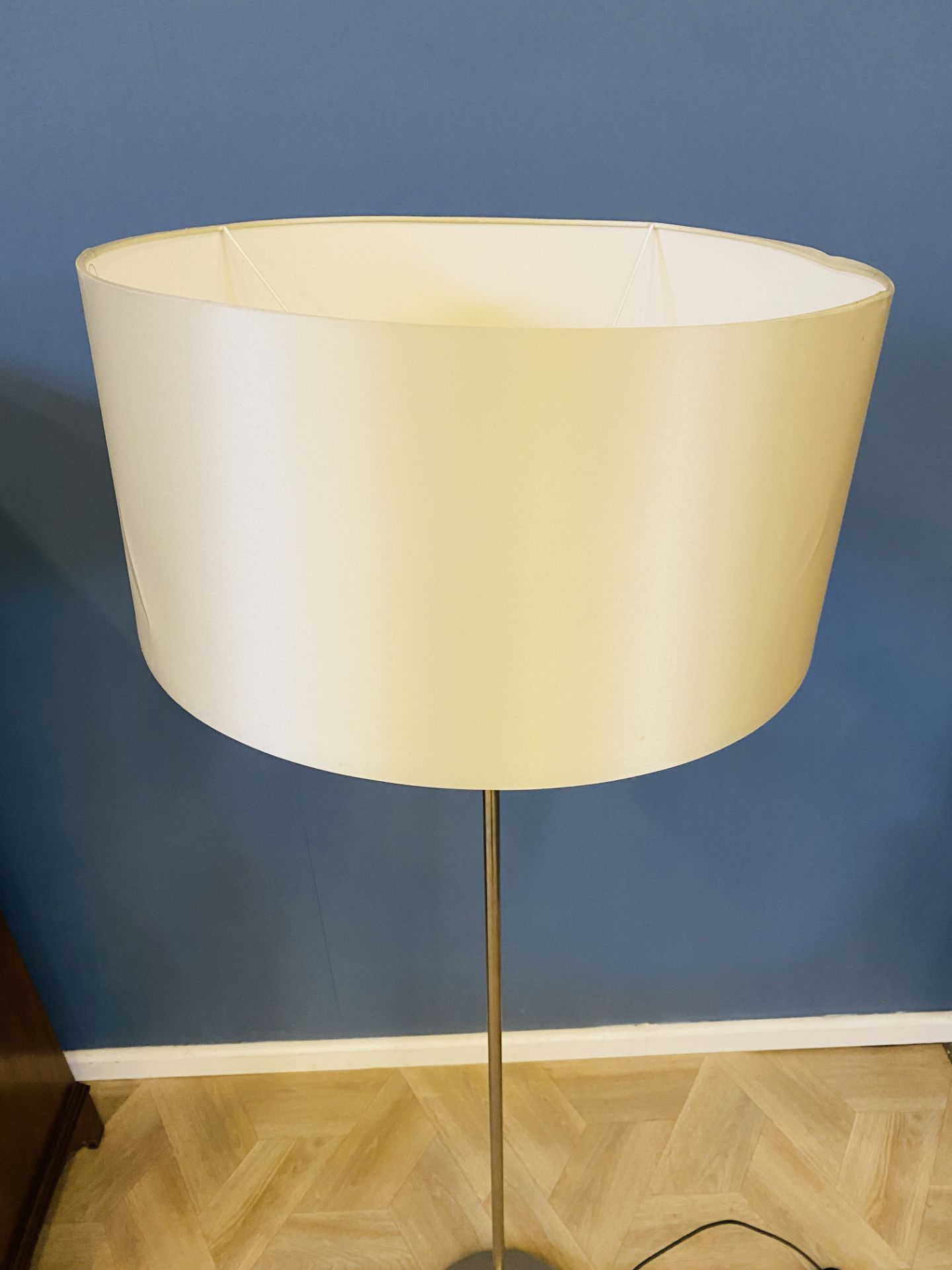Contemporary standard lamp - Image 3 of 3