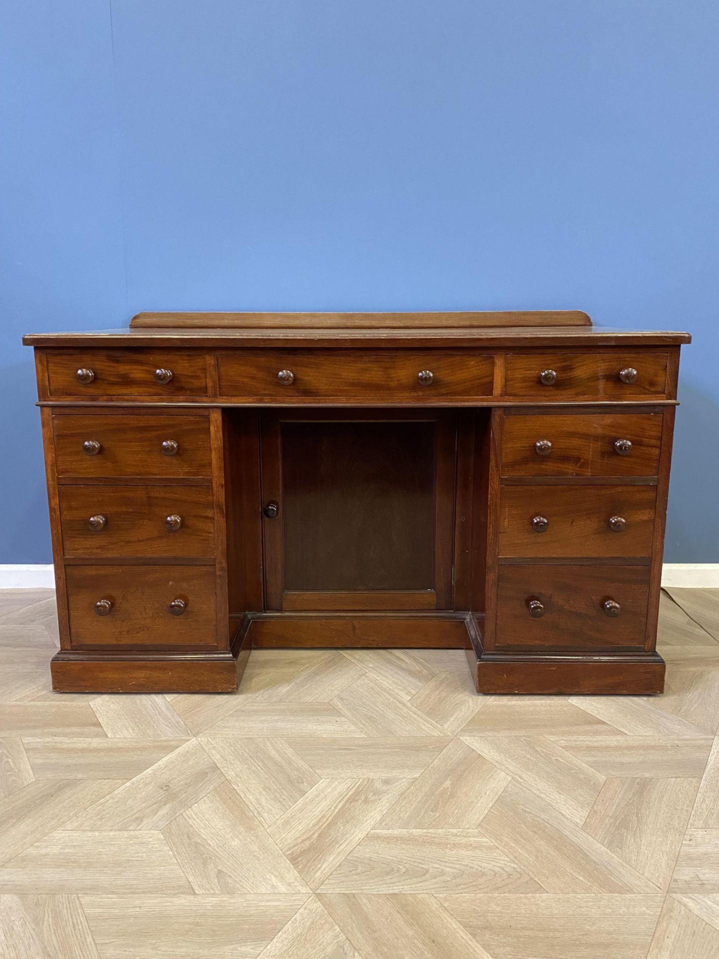 Holland & Sons Victorian mahogany kneehole desk - Image 2 of 9
