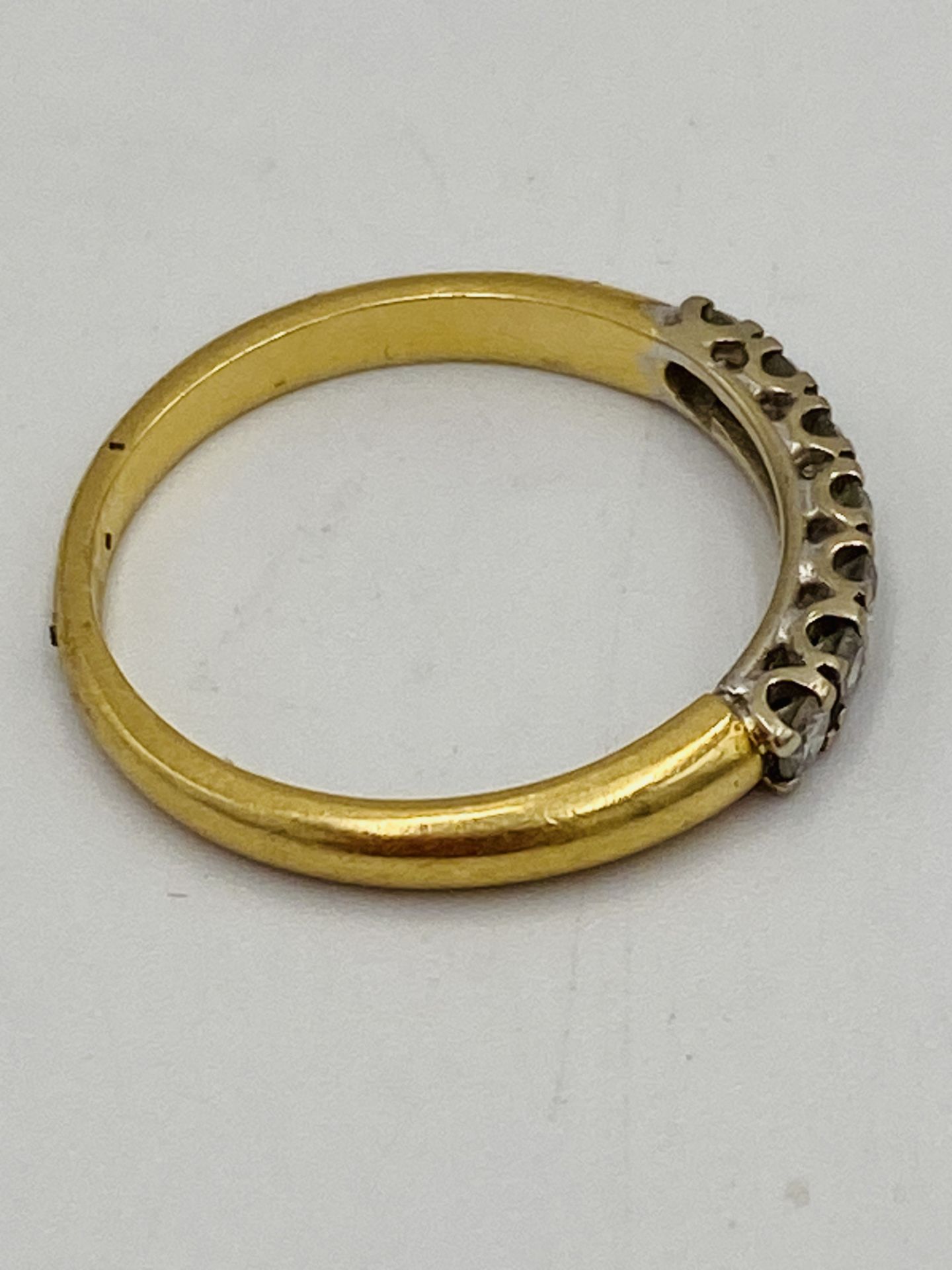 18ct gold and diamond ring - Image 2 of 4