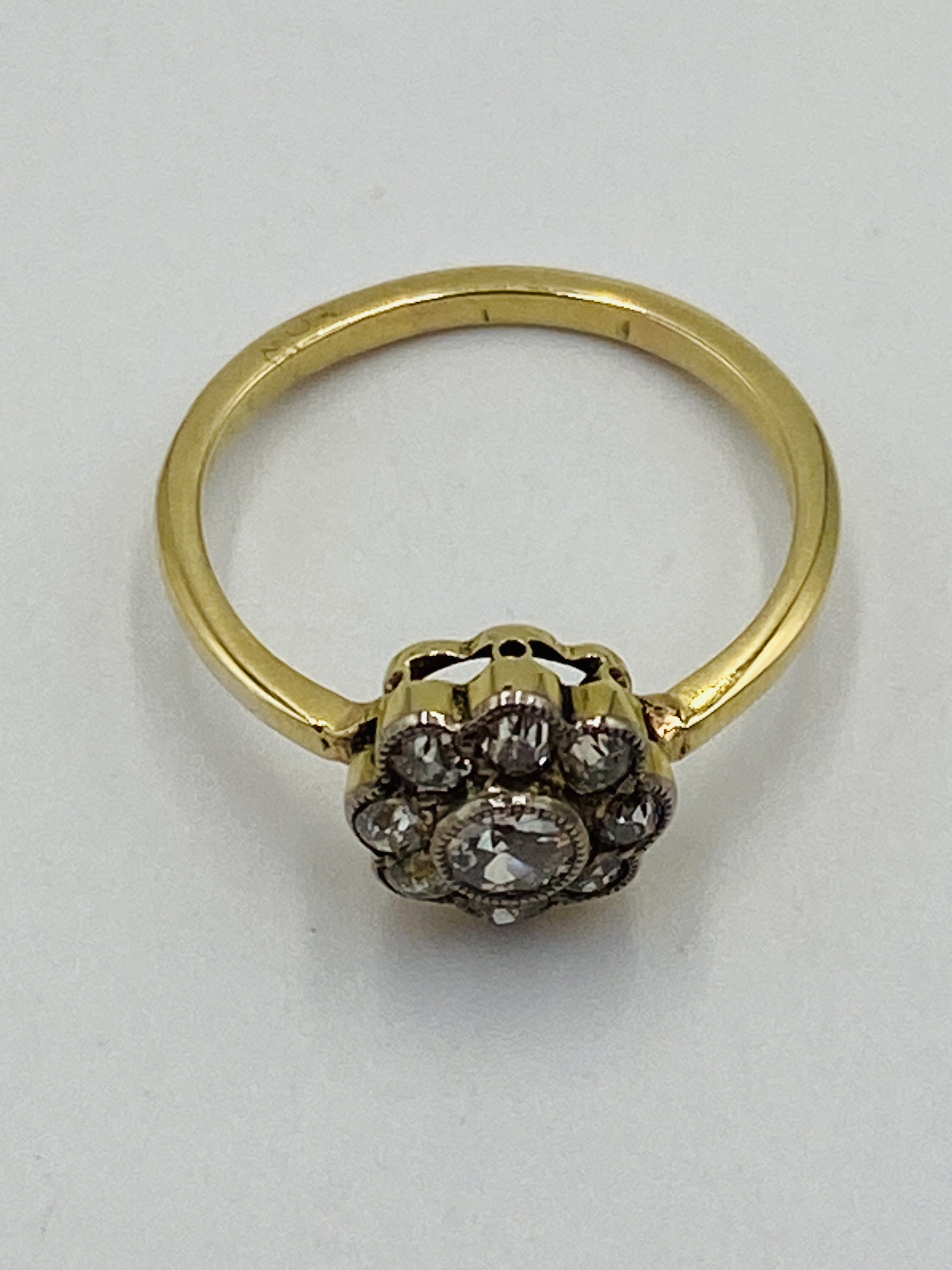 Gold and diamond 'daisy' ring - Image 4 of 6