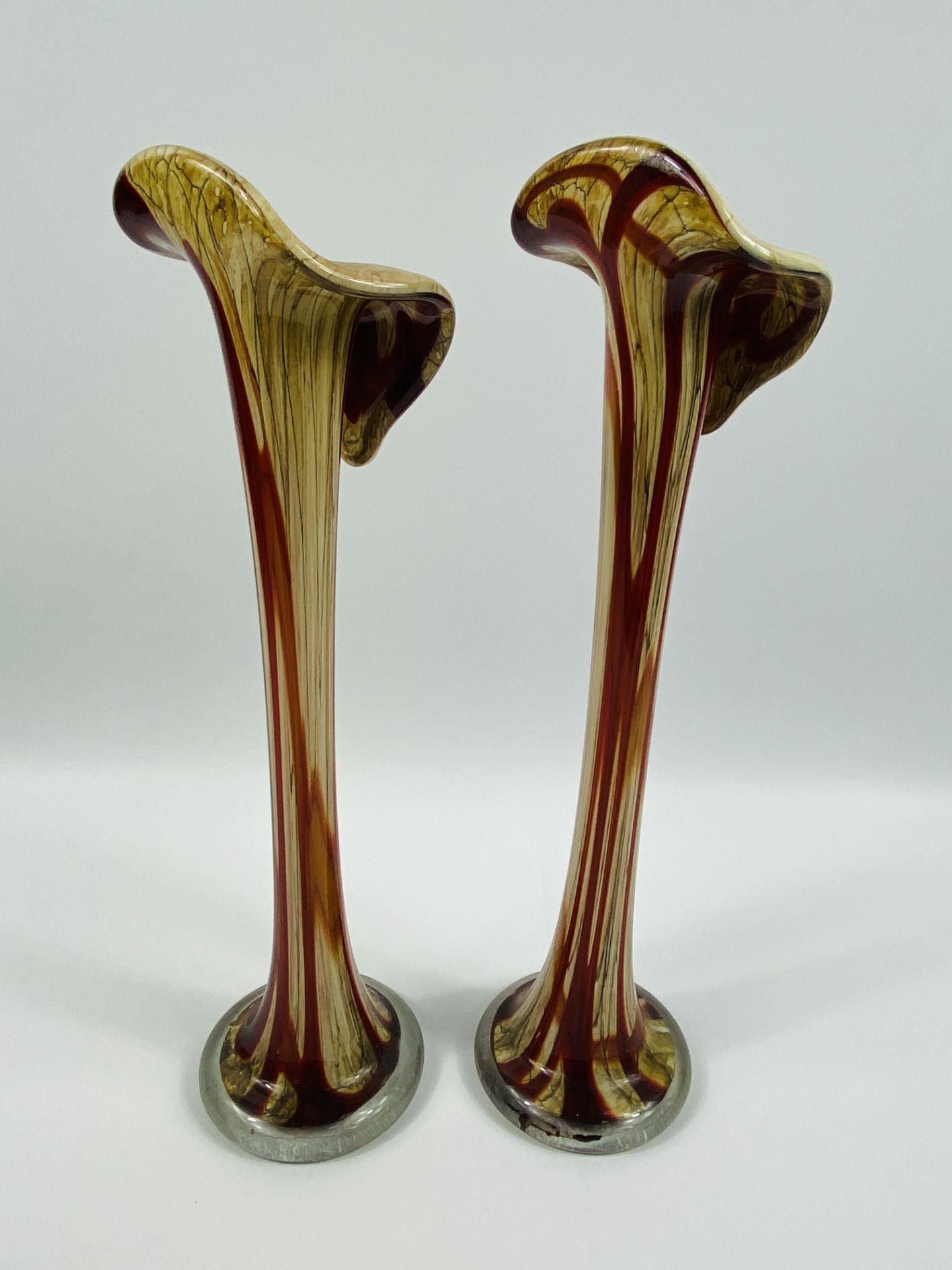 Pair of Jack in the pulpit glass vases - Image 3 of 3