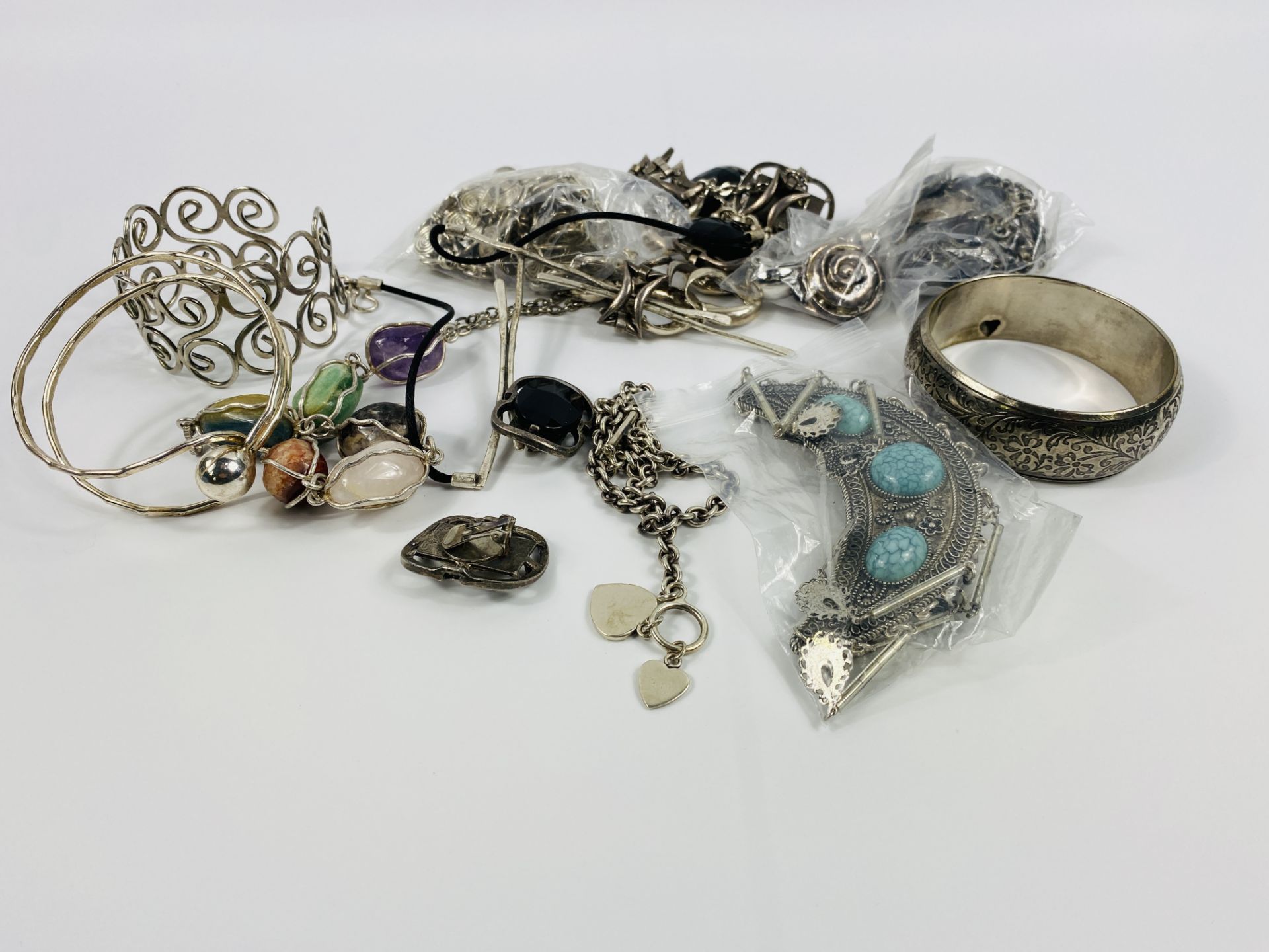 Quantity of costume jewellery - Image 2 of 4