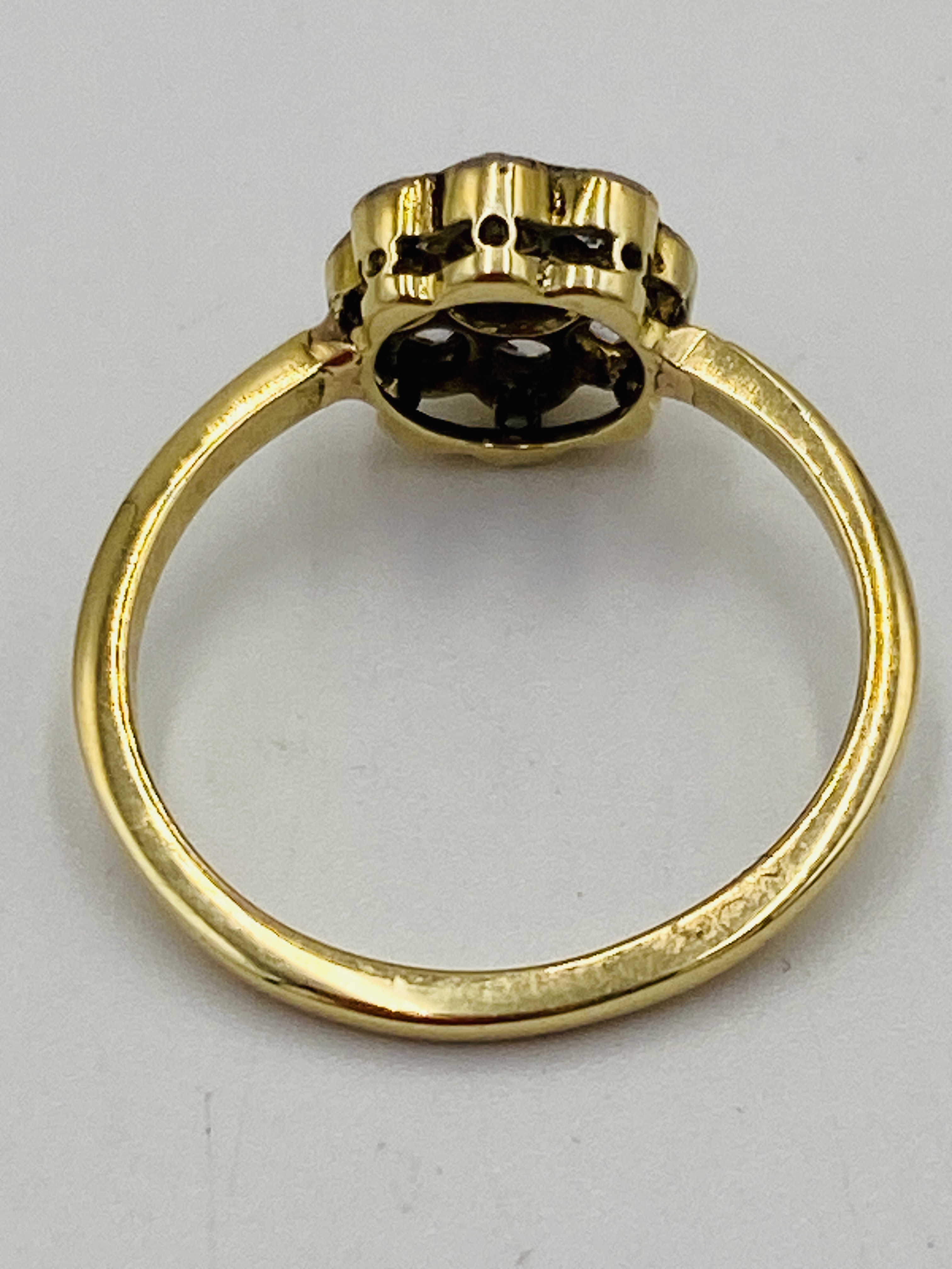 Gold and diamond 'daisy' ring - Image 6 of 6