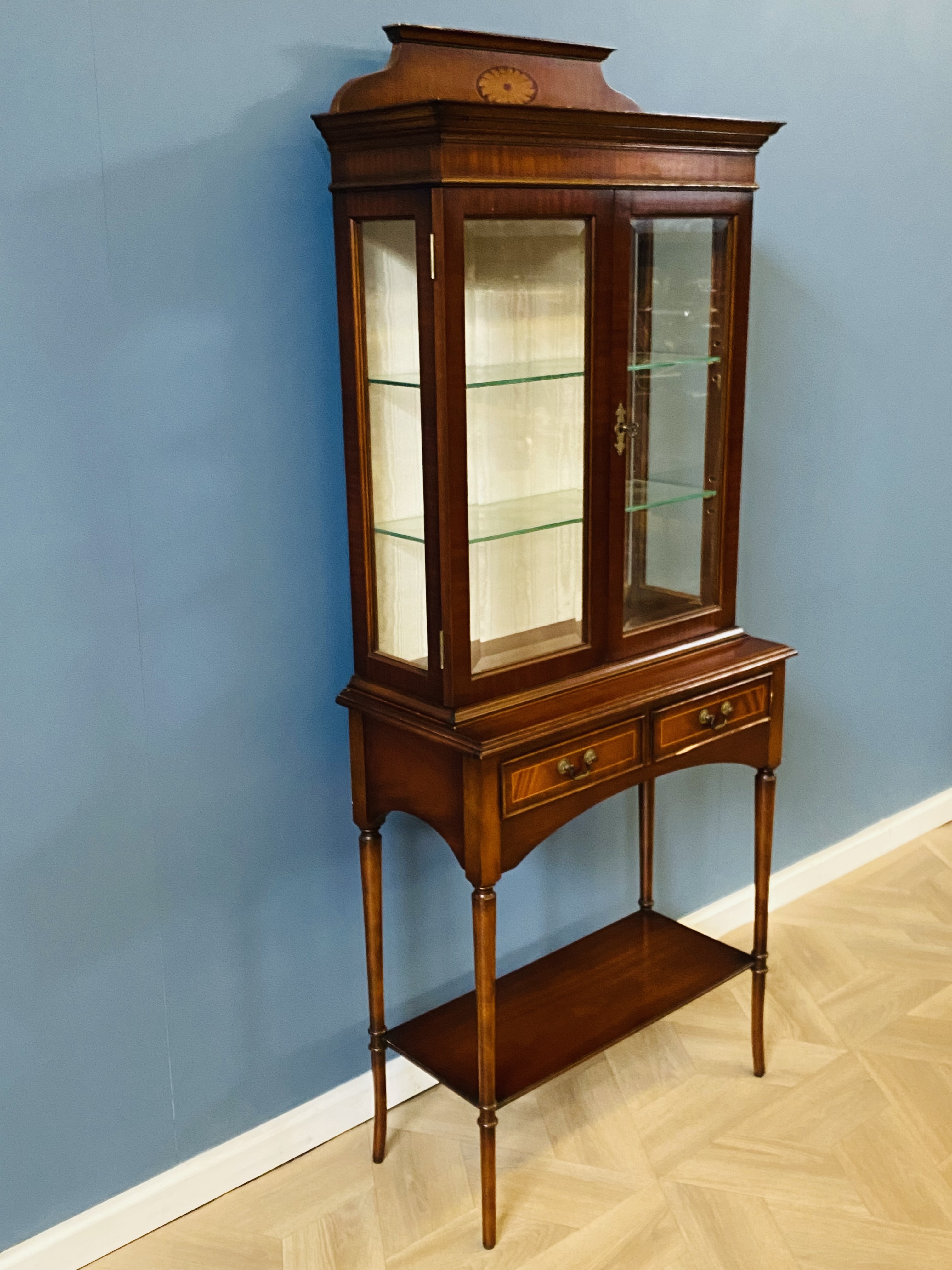 Mahogany display cabinet - Image 3 of 5