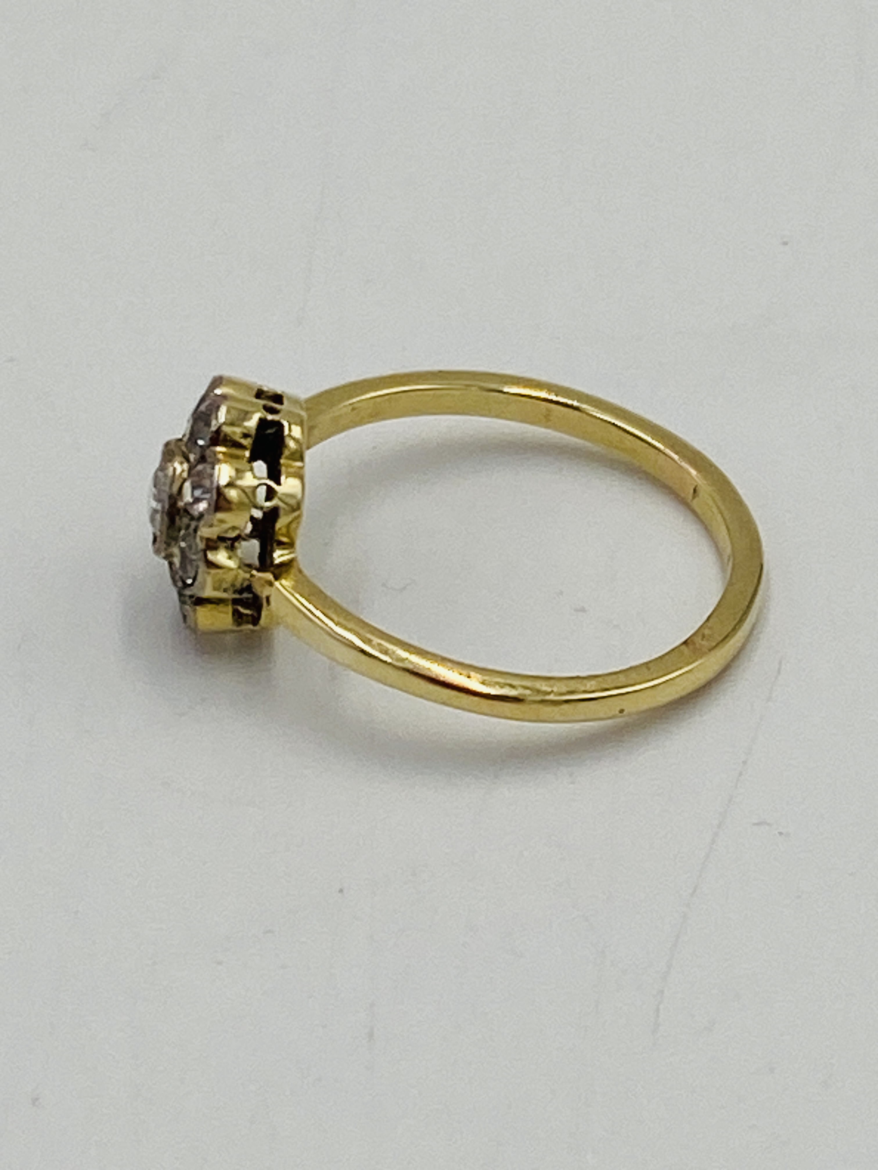 Gold and diamond 'daisy' ring - Image 3 of 6