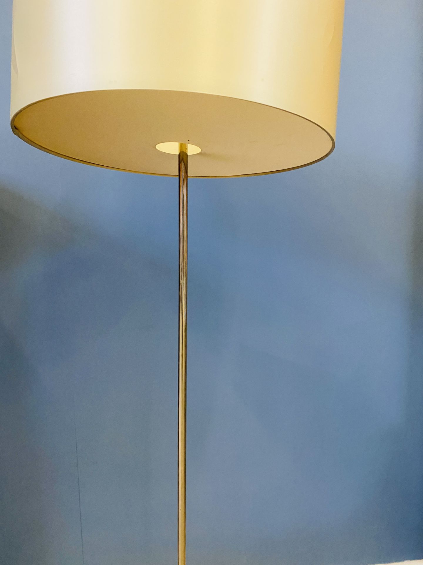 Contemporary standard lamp - Image 2 of 3