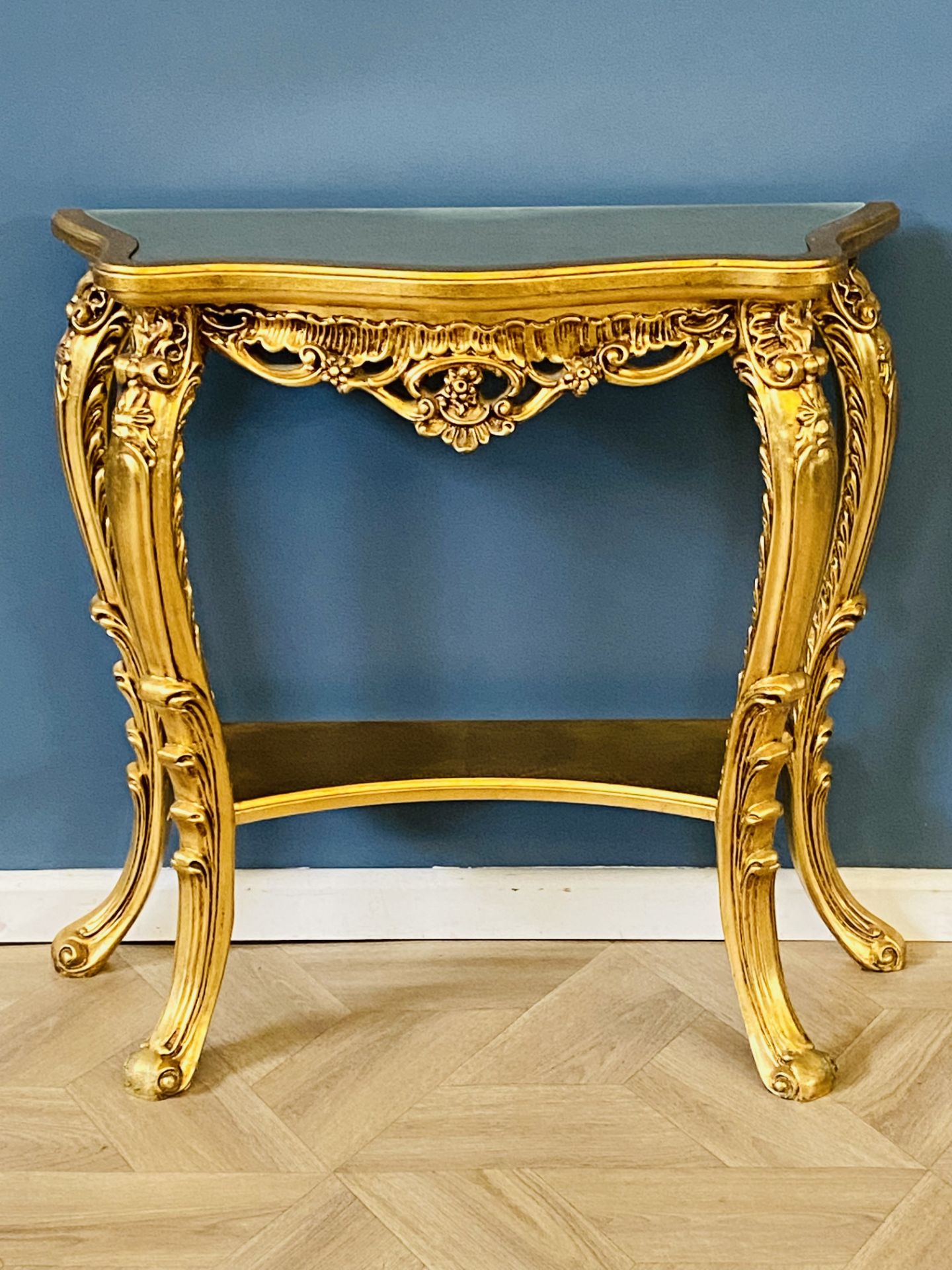 Serpentine carved giltwood console table - Image 2 of 7