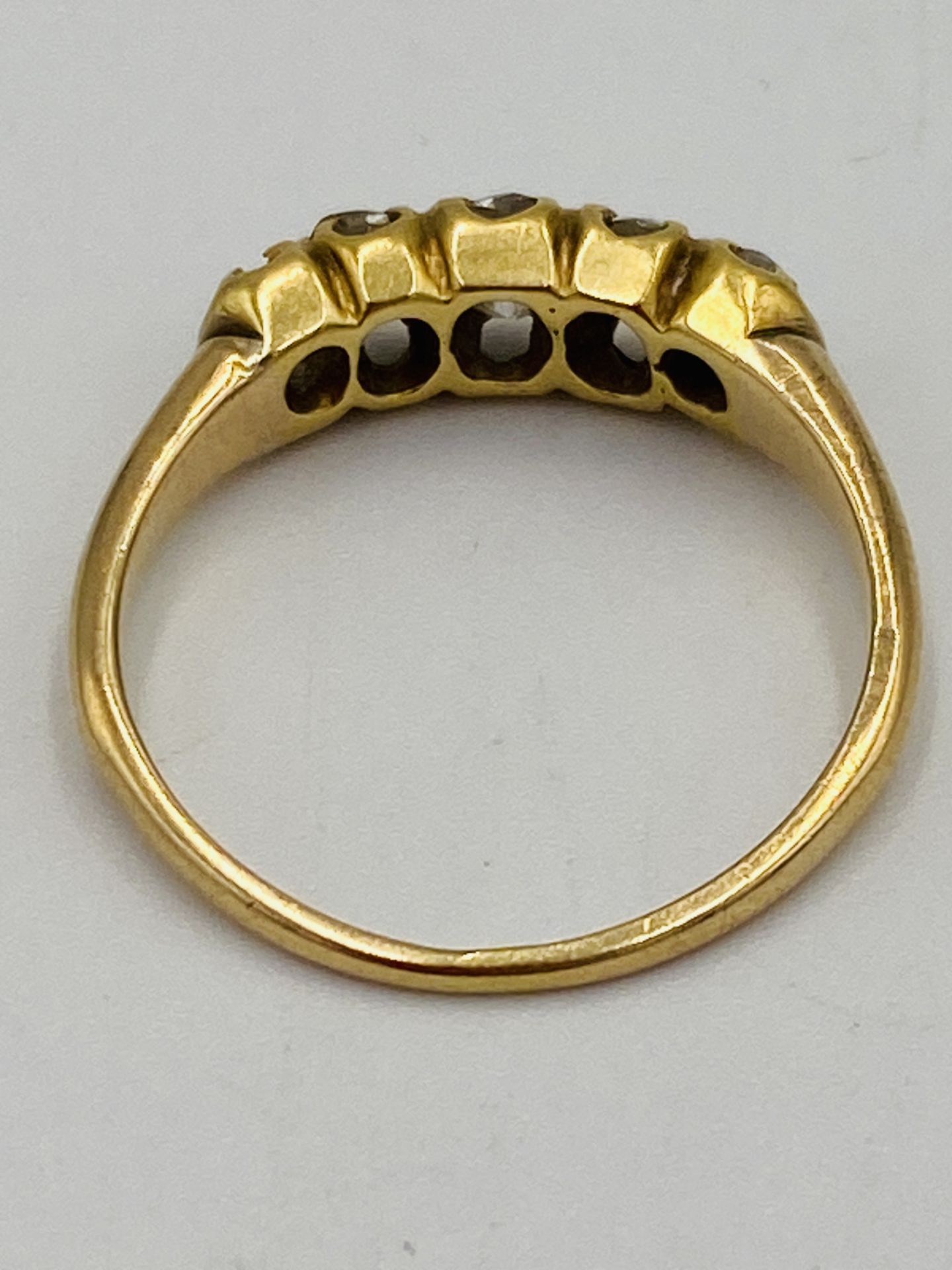 Gold ring set with four diamonds - Image 2 of 6