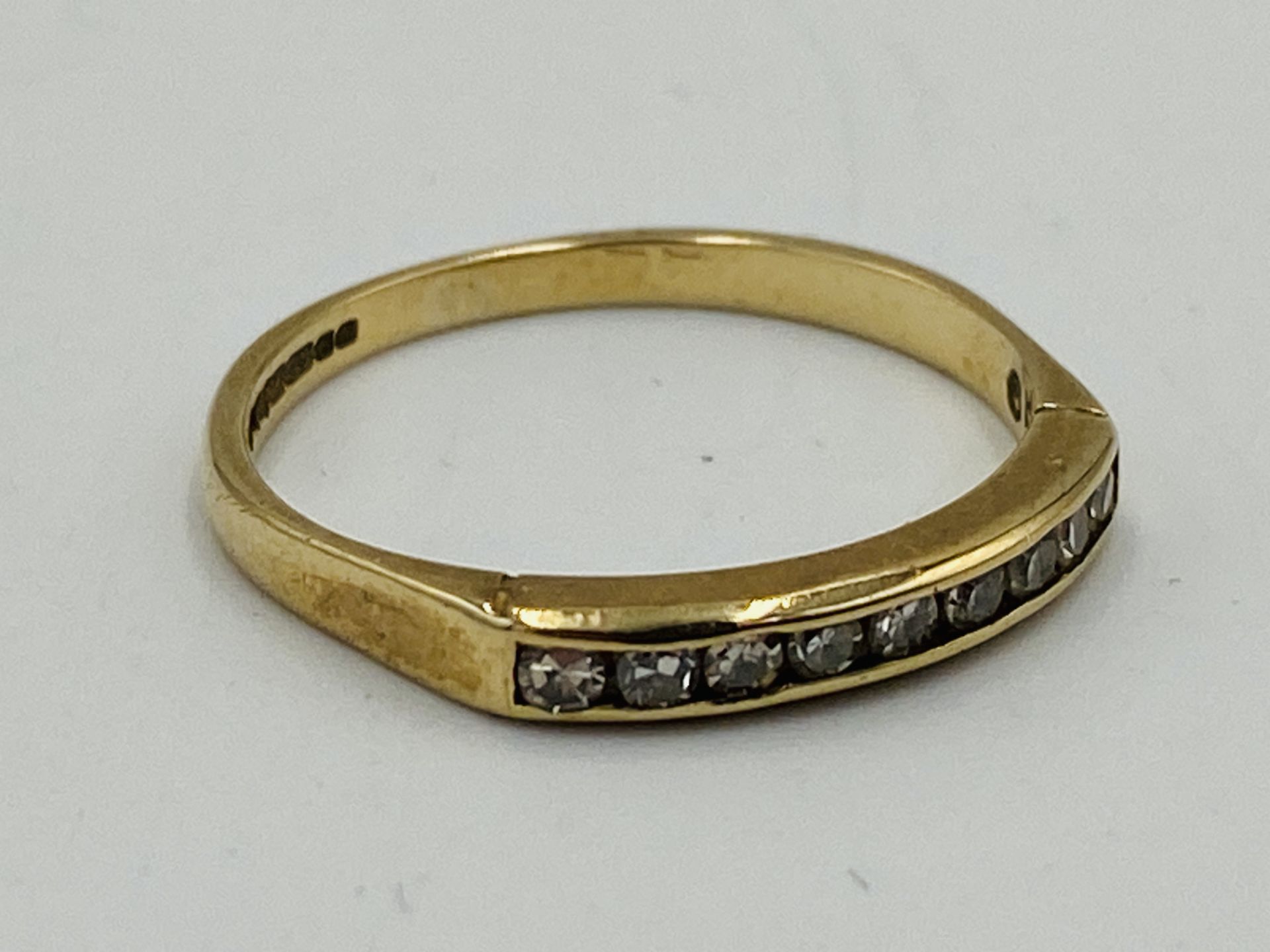 9ct gold and diamond ring - Image 3 of 3
