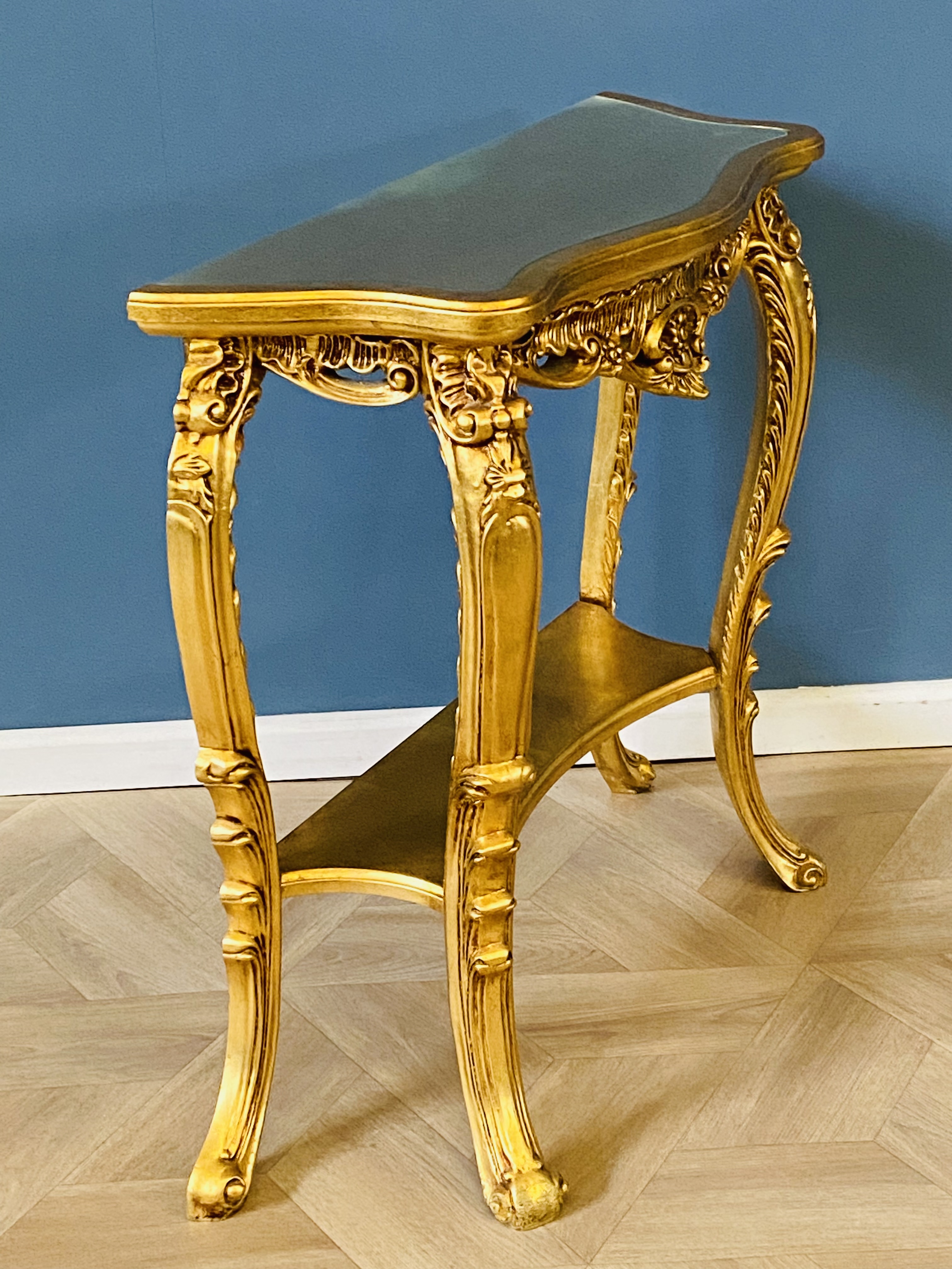 Serpentine carved giltwood console table - Image 7 of 7