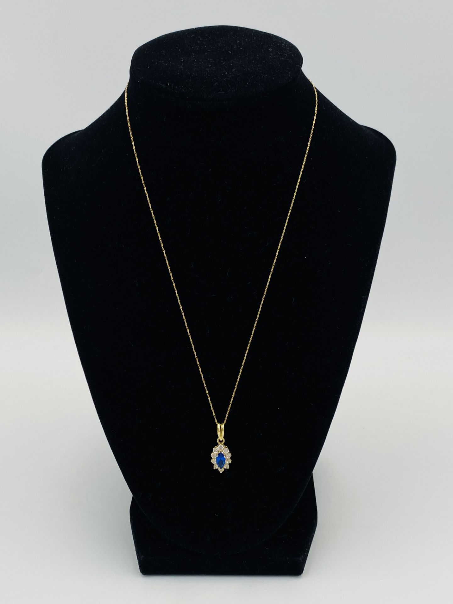 Two 9ct gold necklaces - Image 3 of 7