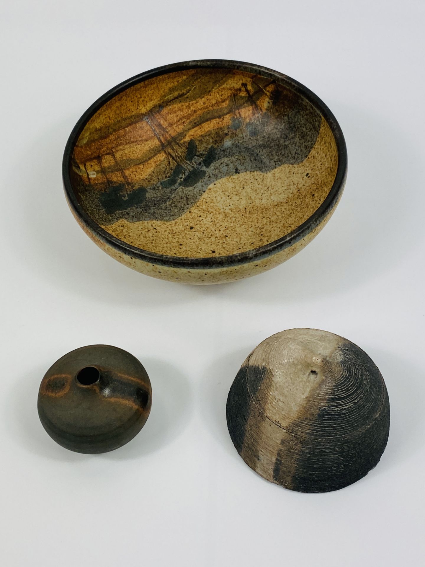 Quantity of studio pottery - Image 8 of 16