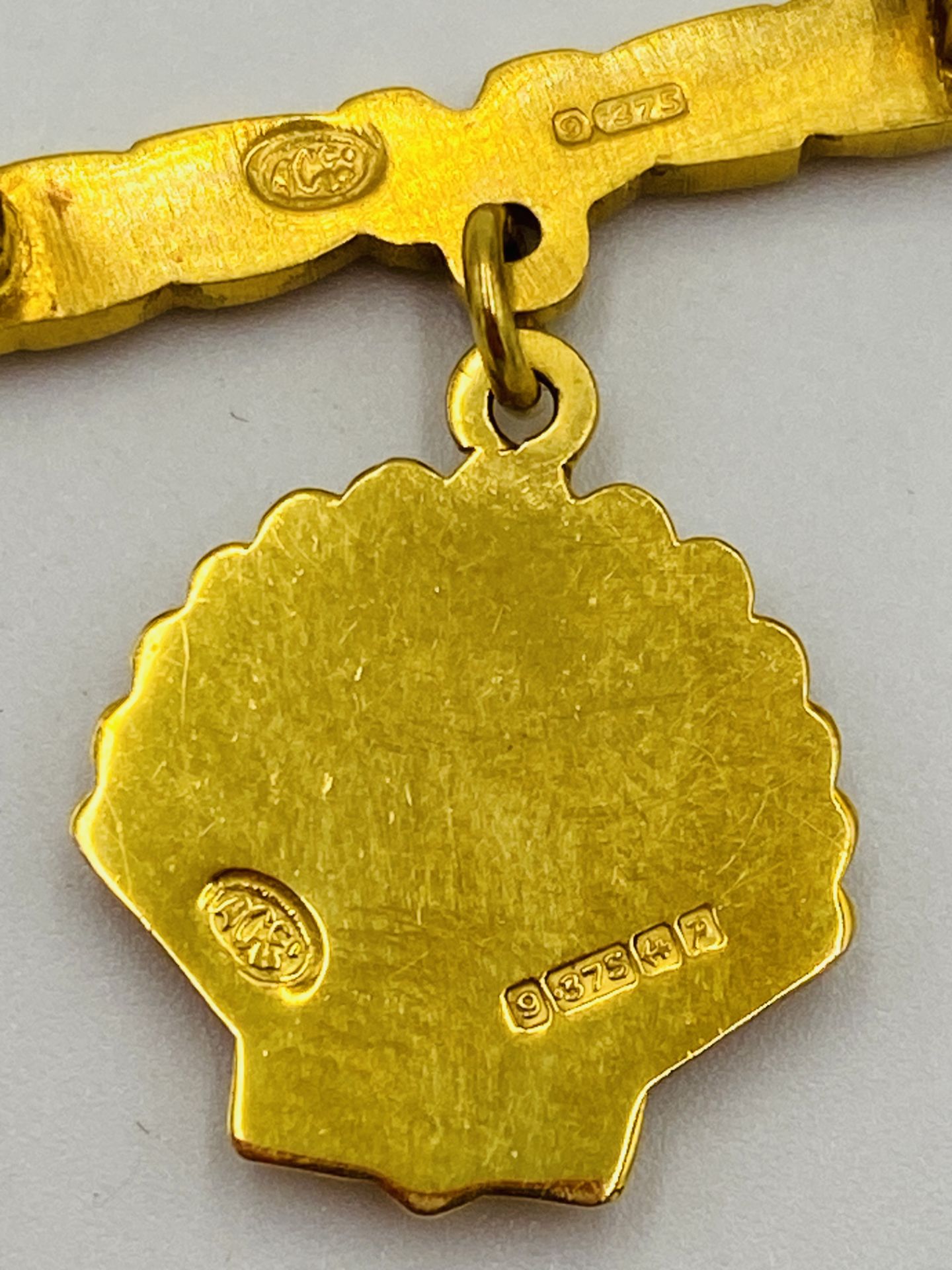 9ct gold BP brooch - Image 3 of 5
