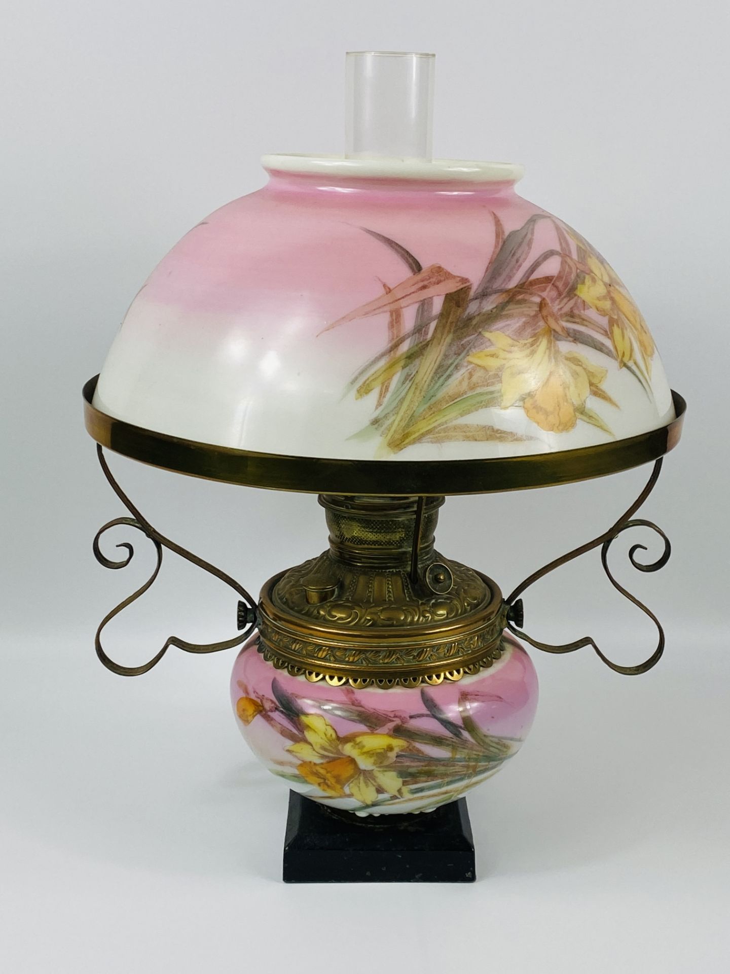 Victorian oil lamp later wired as a table lamp - Image 6 of 6