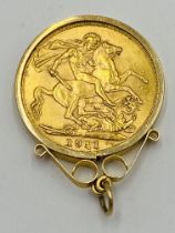 George V gold sovereign, 1911 in 9ct gold mount