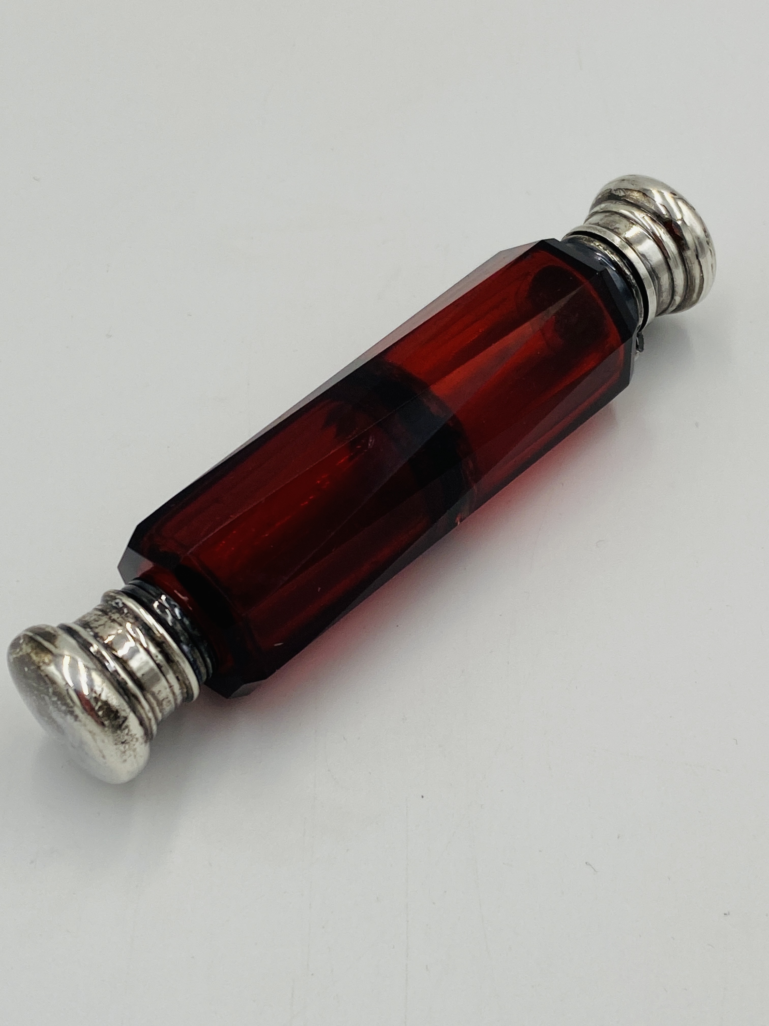 Ruby glass double ended perfume bottle with white metal tops - Image 2 of 5
