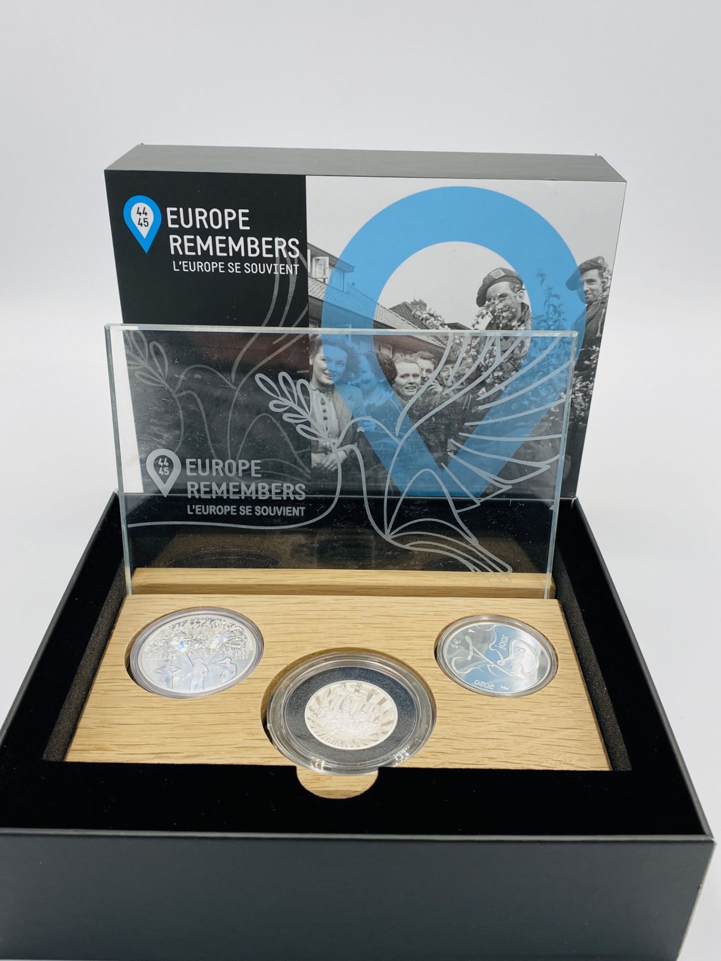 Royal Dutch Mint three coin set in presentation box - Image 3 of 3