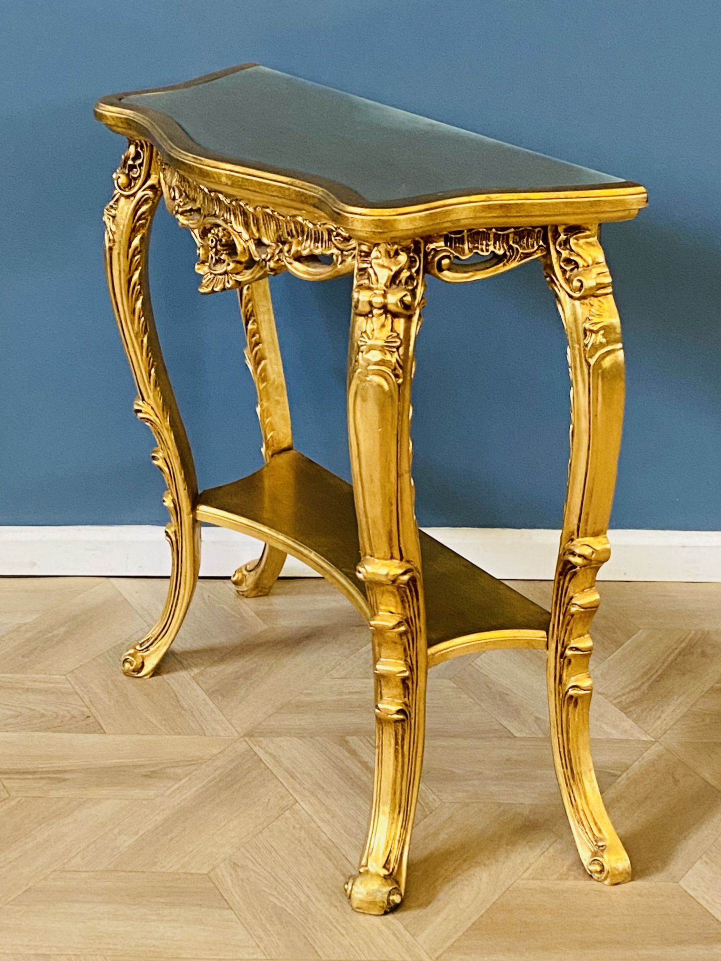 Serpentine carved giltwood console table - Image 6 of 7