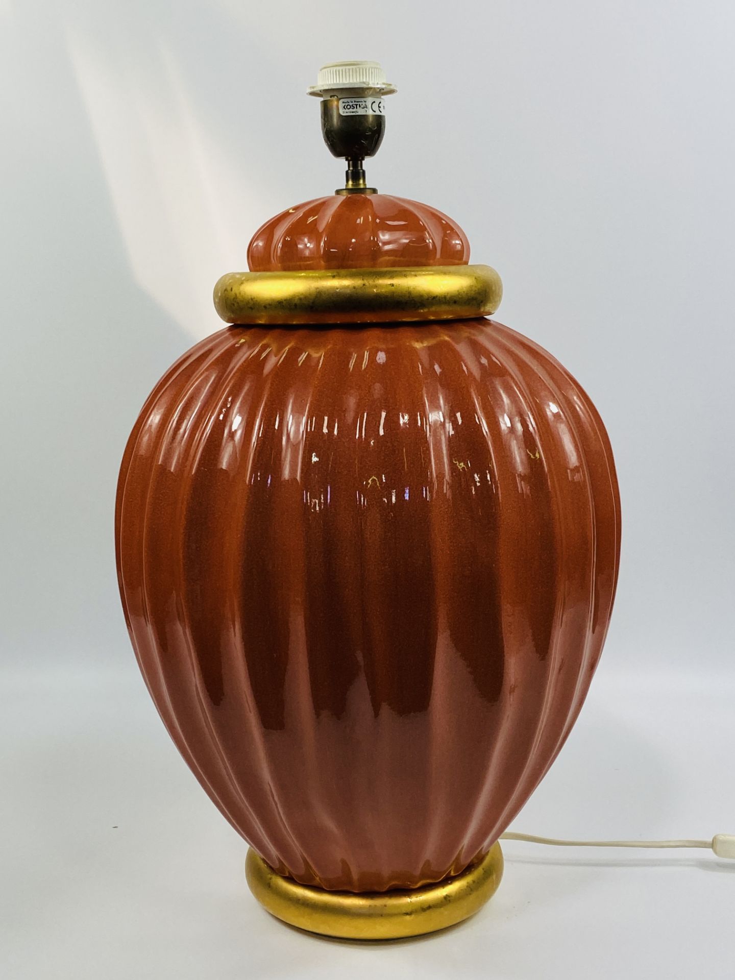Ribbed ceramic table lamp - Image 2 of 4