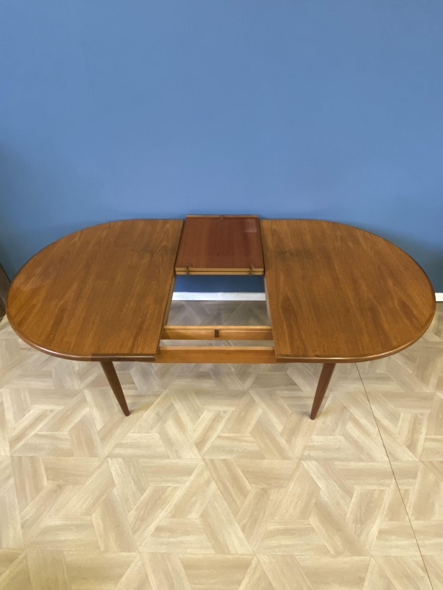 Mid century teak G-Plan extending dining table - Image 6 of 8