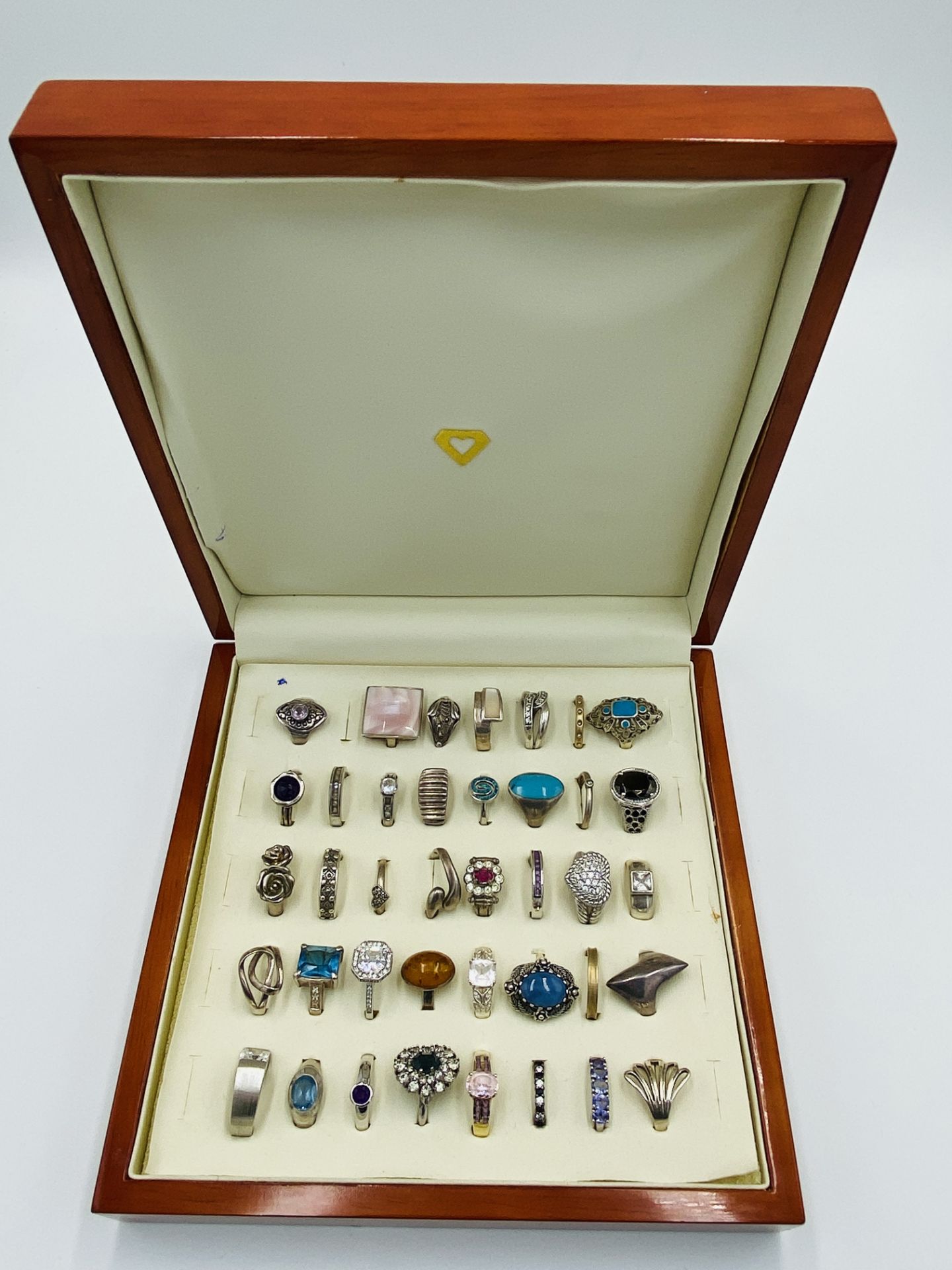 Thirty nine silver rings set with various stones - Image 3 of 5