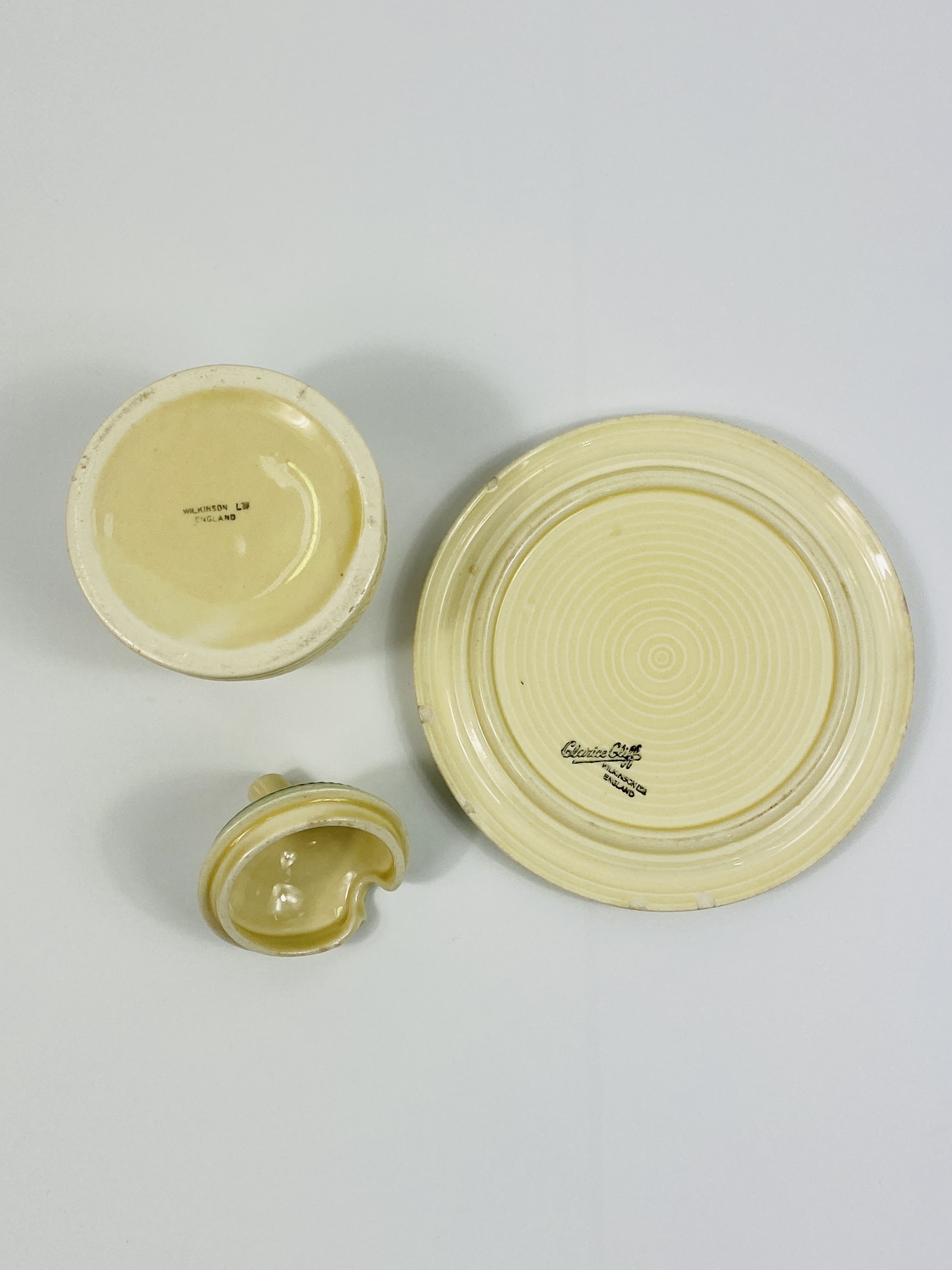 Wilkinson Lts honey pot on Clarice Cliff saucer - Image 4 of 6