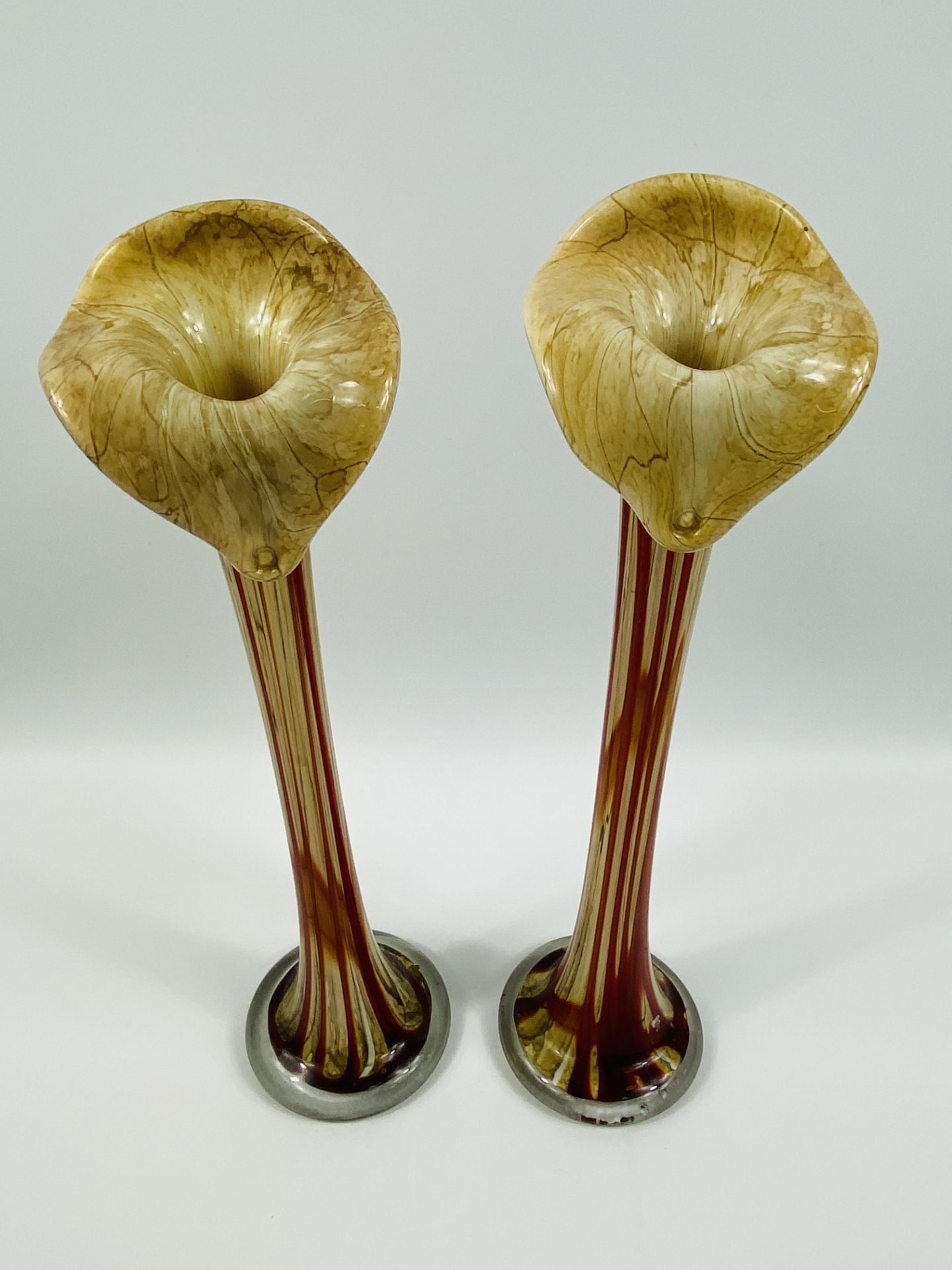 Pair of Jack in the pulpit glass vases - Image 2 of 3