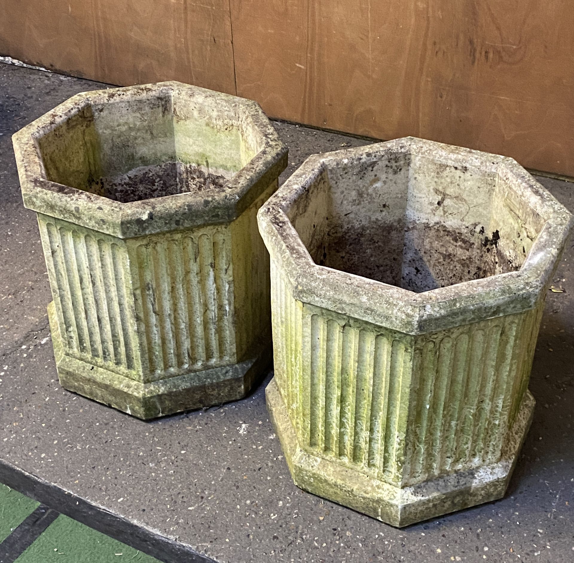 Pair of octagonal concrete planters - Image 2 of 5