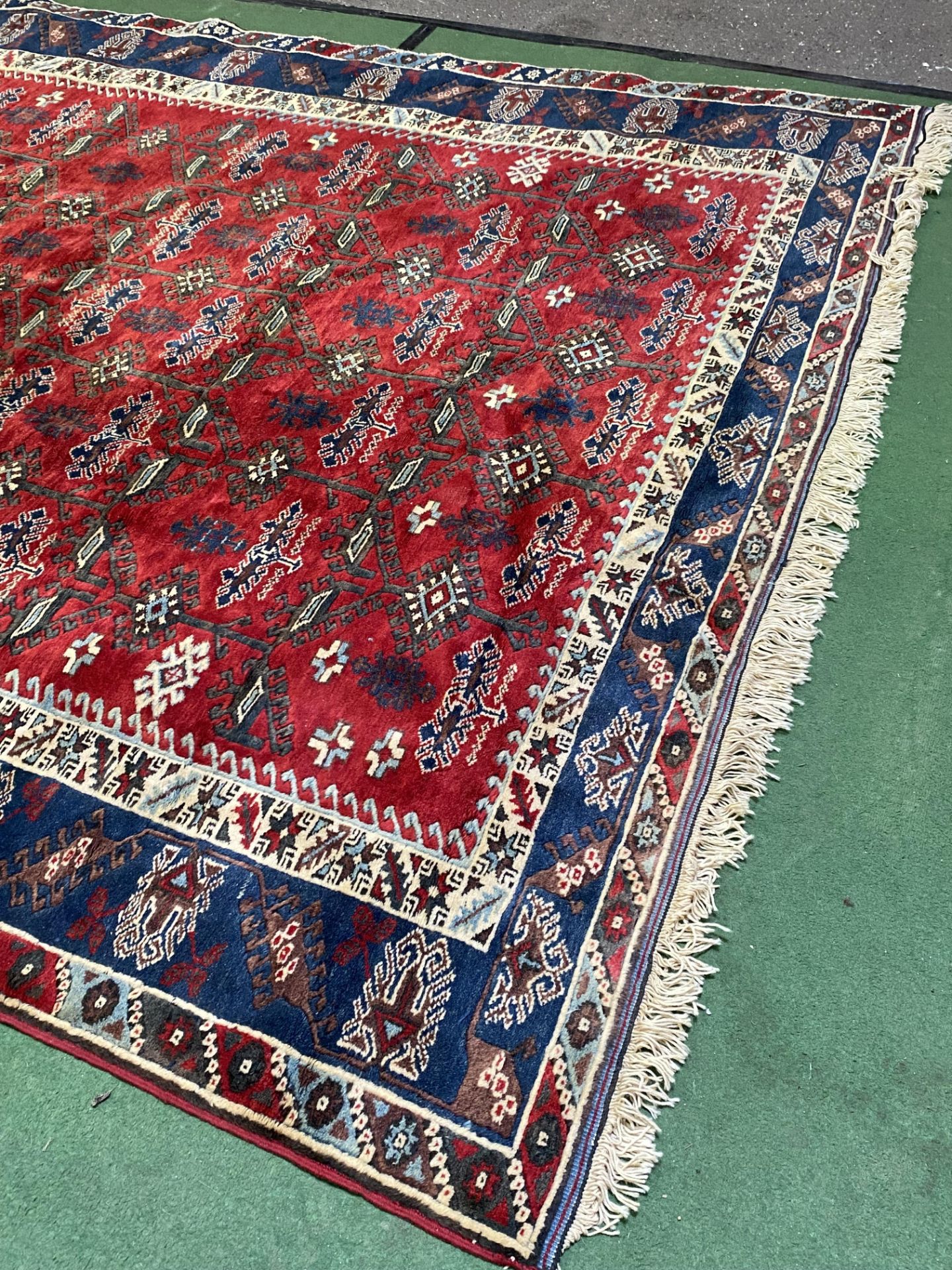 Turkish red ground wool carpet - Image 7 of 9