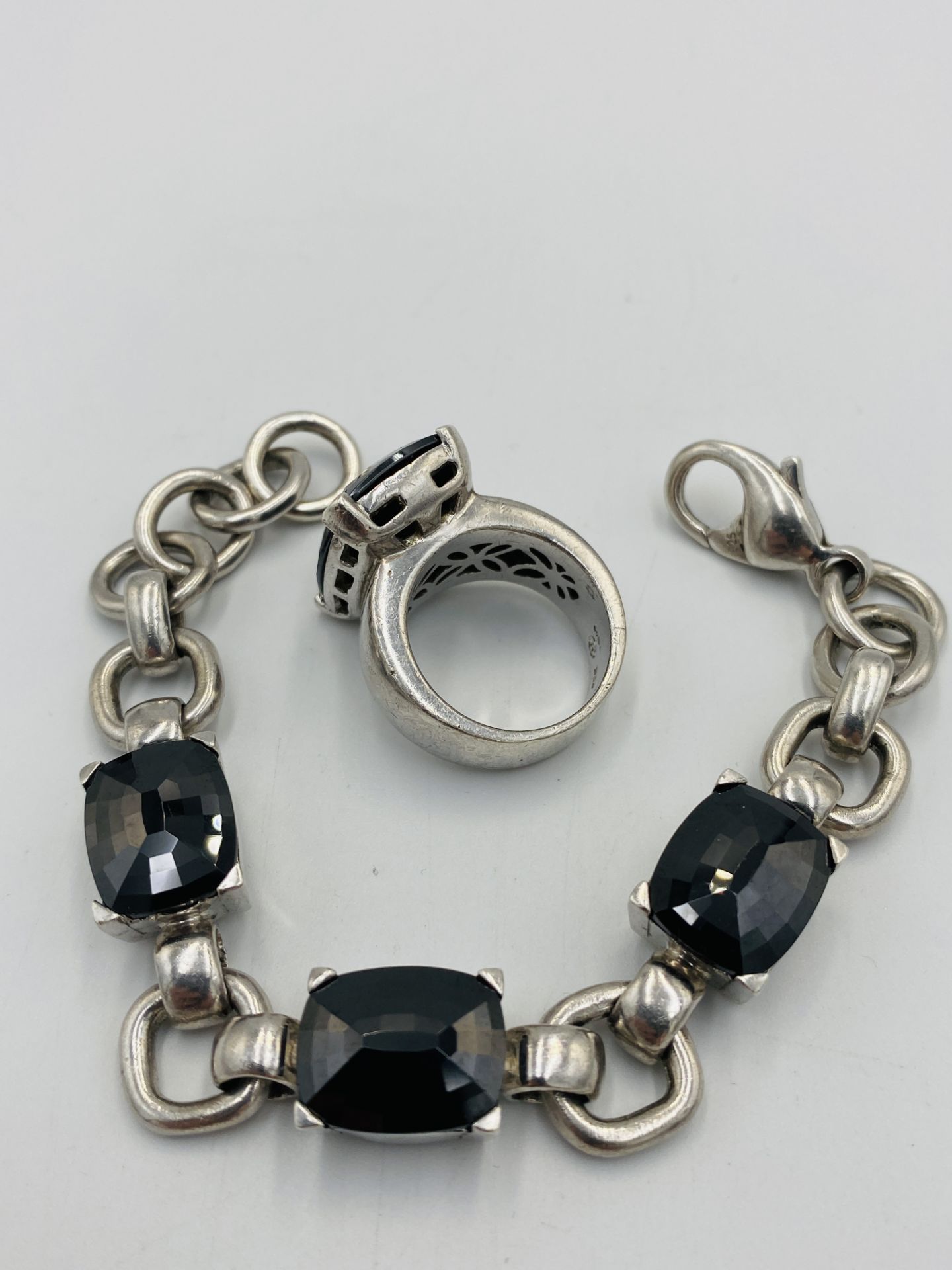 Silver ring with matching bracelet - Image 3 of 4
