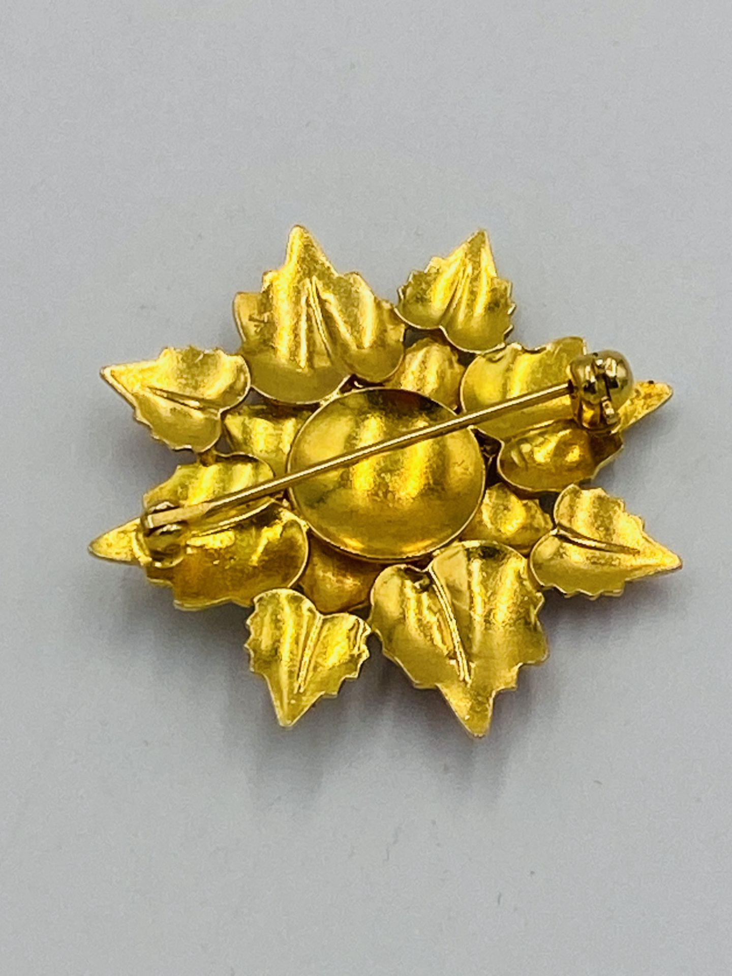9ct gold brooch - Image 2 of 3