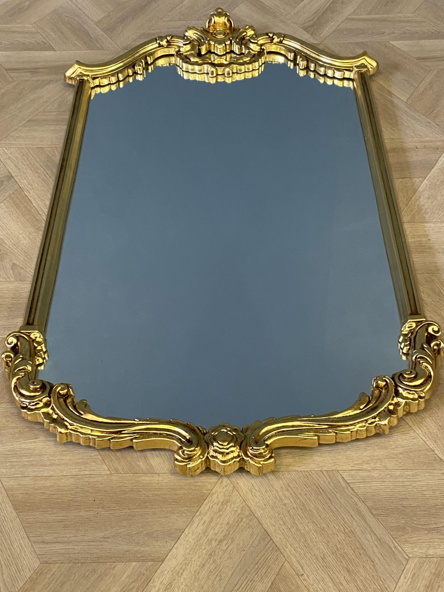 Antique style decorative wall mirror