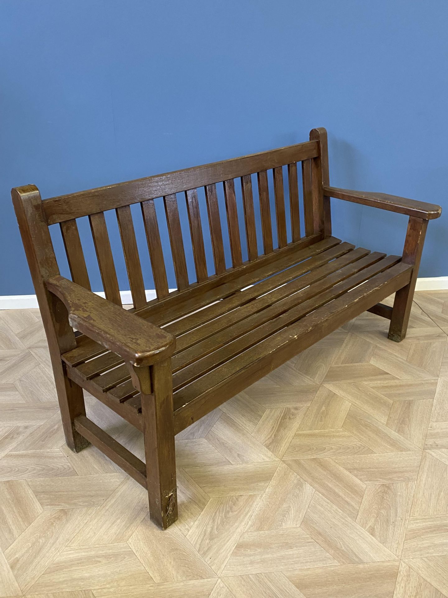 Hardwood garden bench - Image 3 of 7