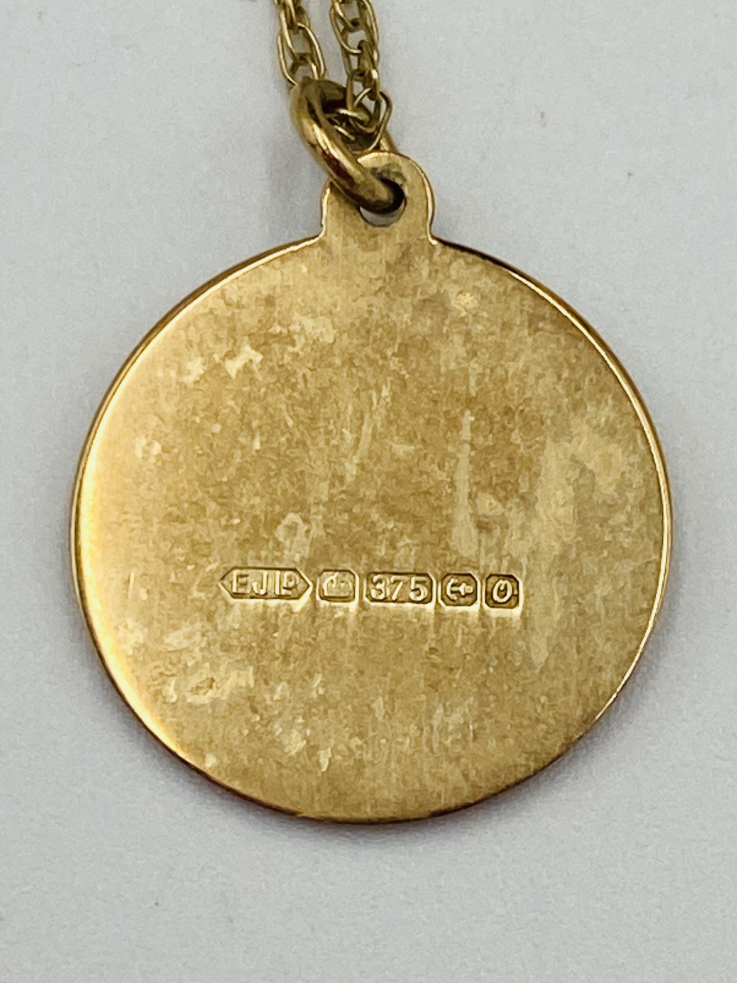 9ct gold St. Christopher on 14ct gold chain - Image 3 of 4