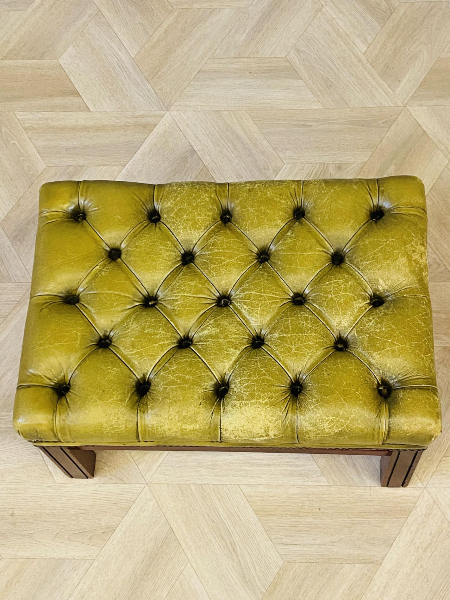 Green leather button back stool - Image 4 of 7