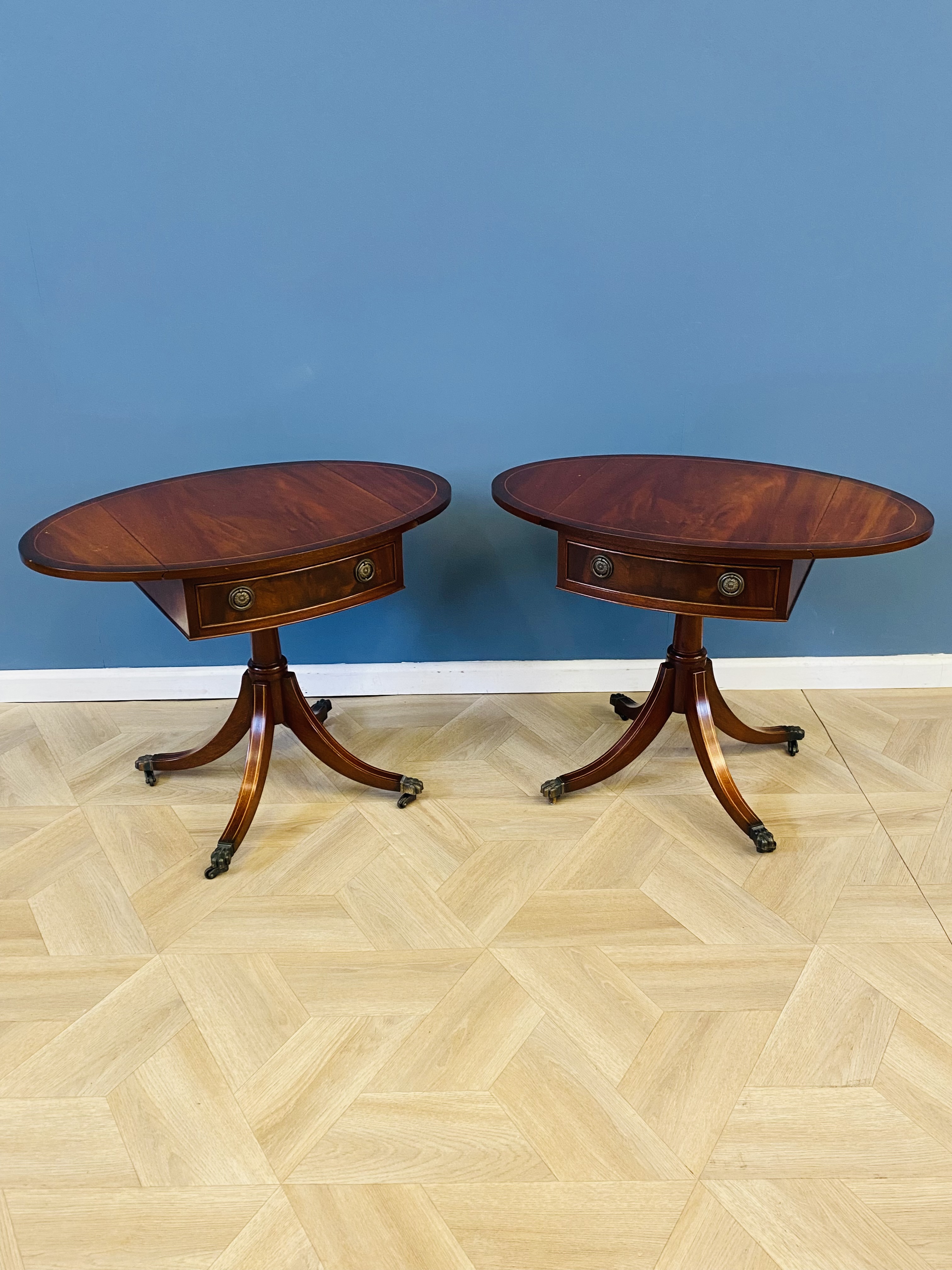 Pair of inlaid mahogany drop leaf lamp tables - Image 4 of 7