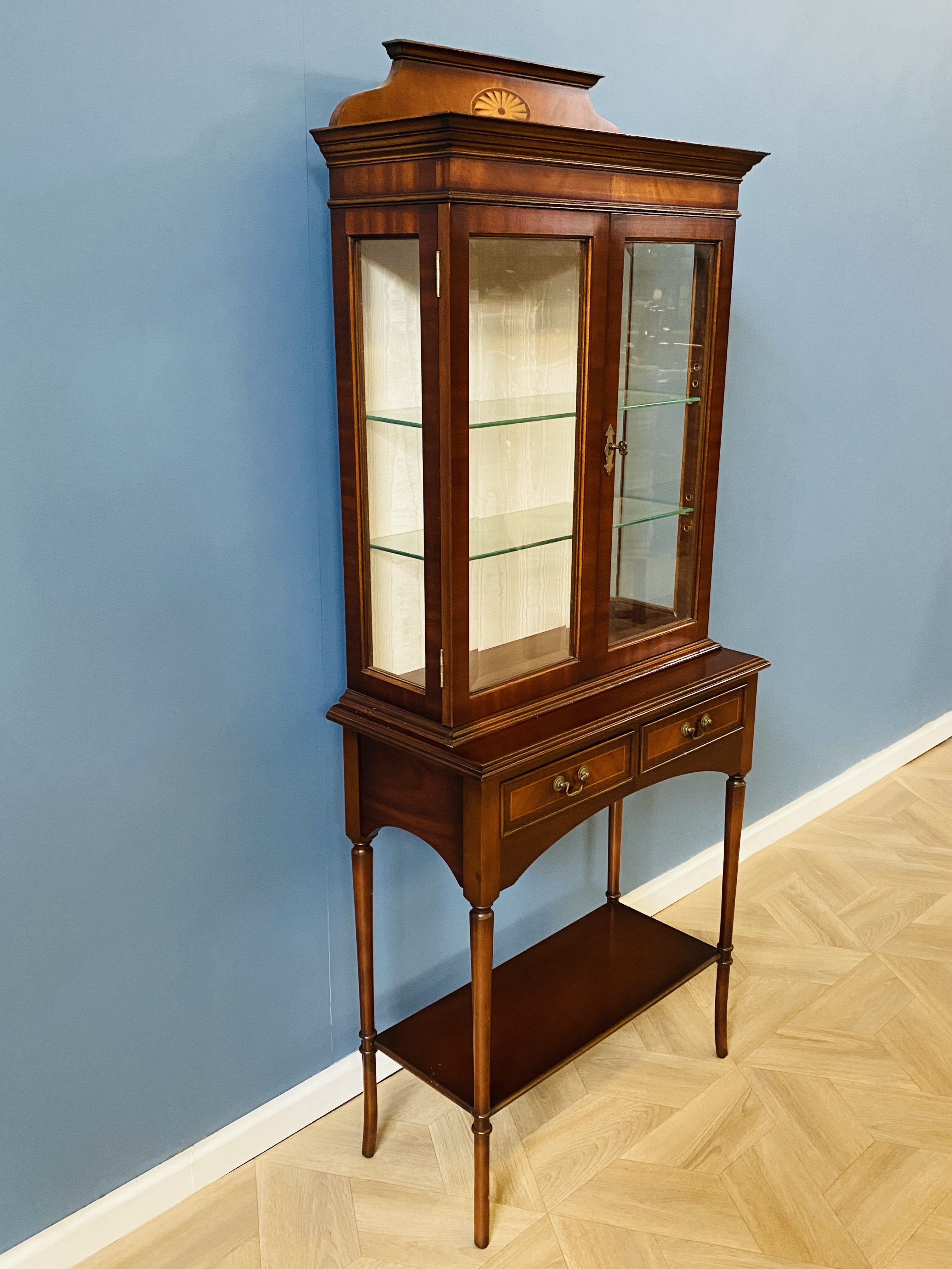 Mahogany display cabinet - Image 5 of 7