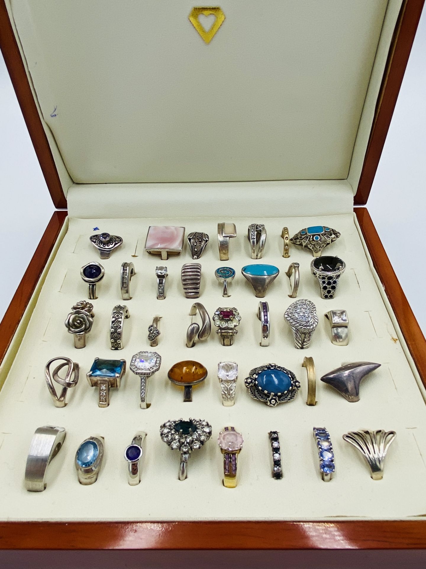Thirty nine silver rings set with various stones - Image 4 of 5