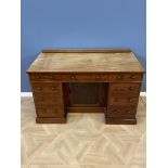 Holland & Sons Victorian mahogany kneehole desk