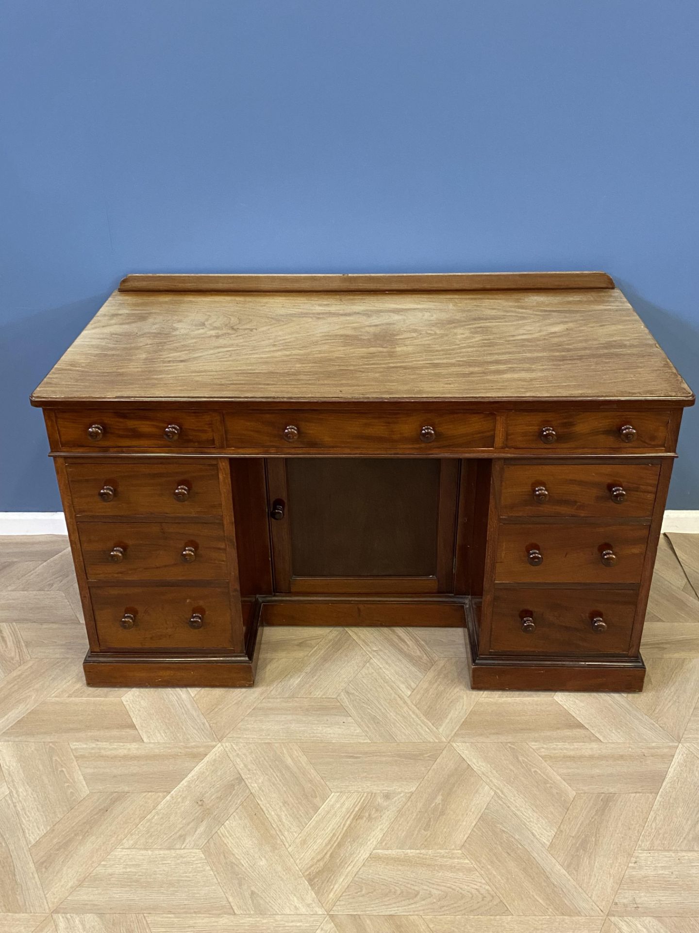 Holland & Sons Victorian mahogany kneehole desk