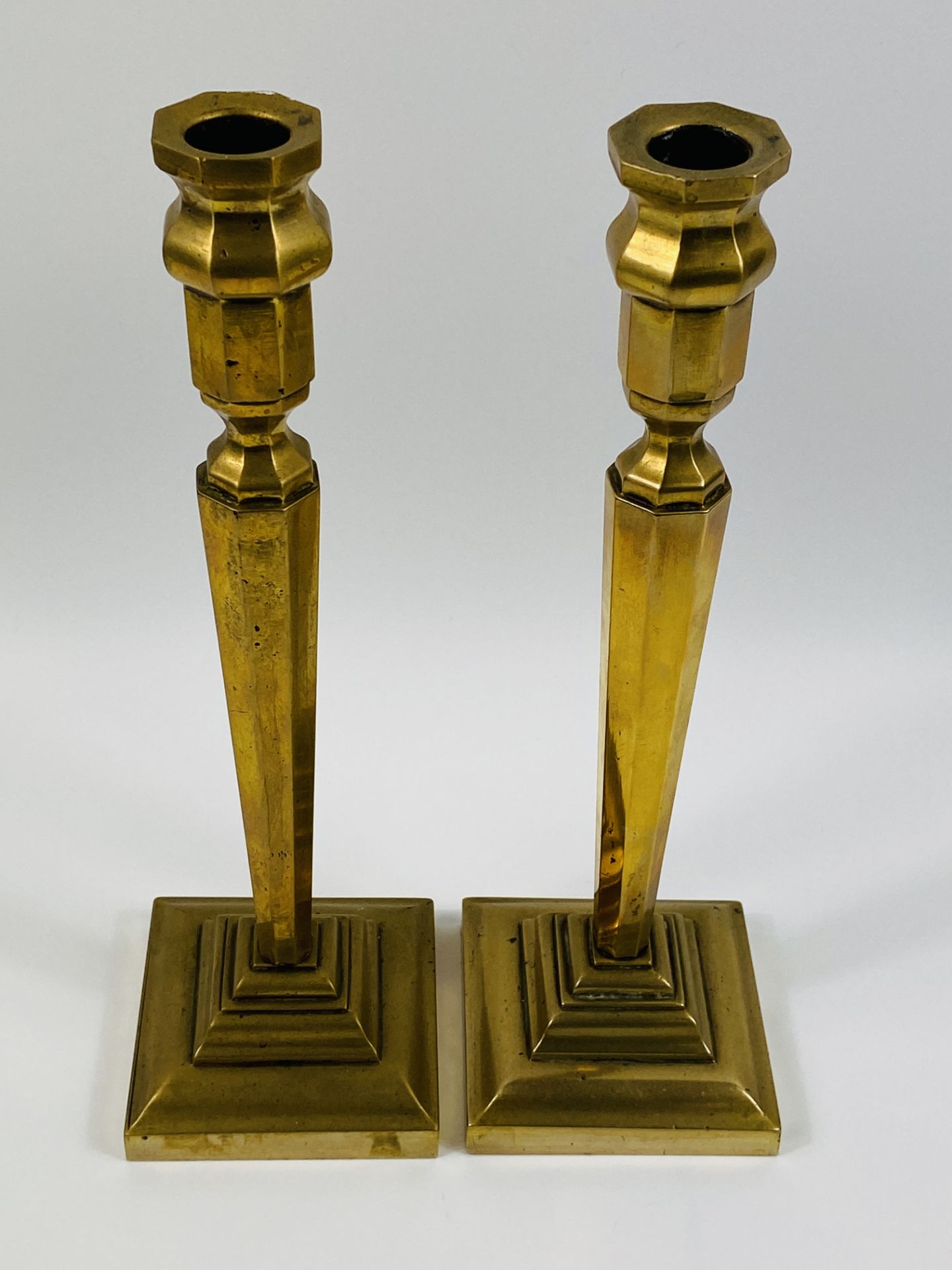 Pair of contemporary brass candlesticks - Image 3 of 3