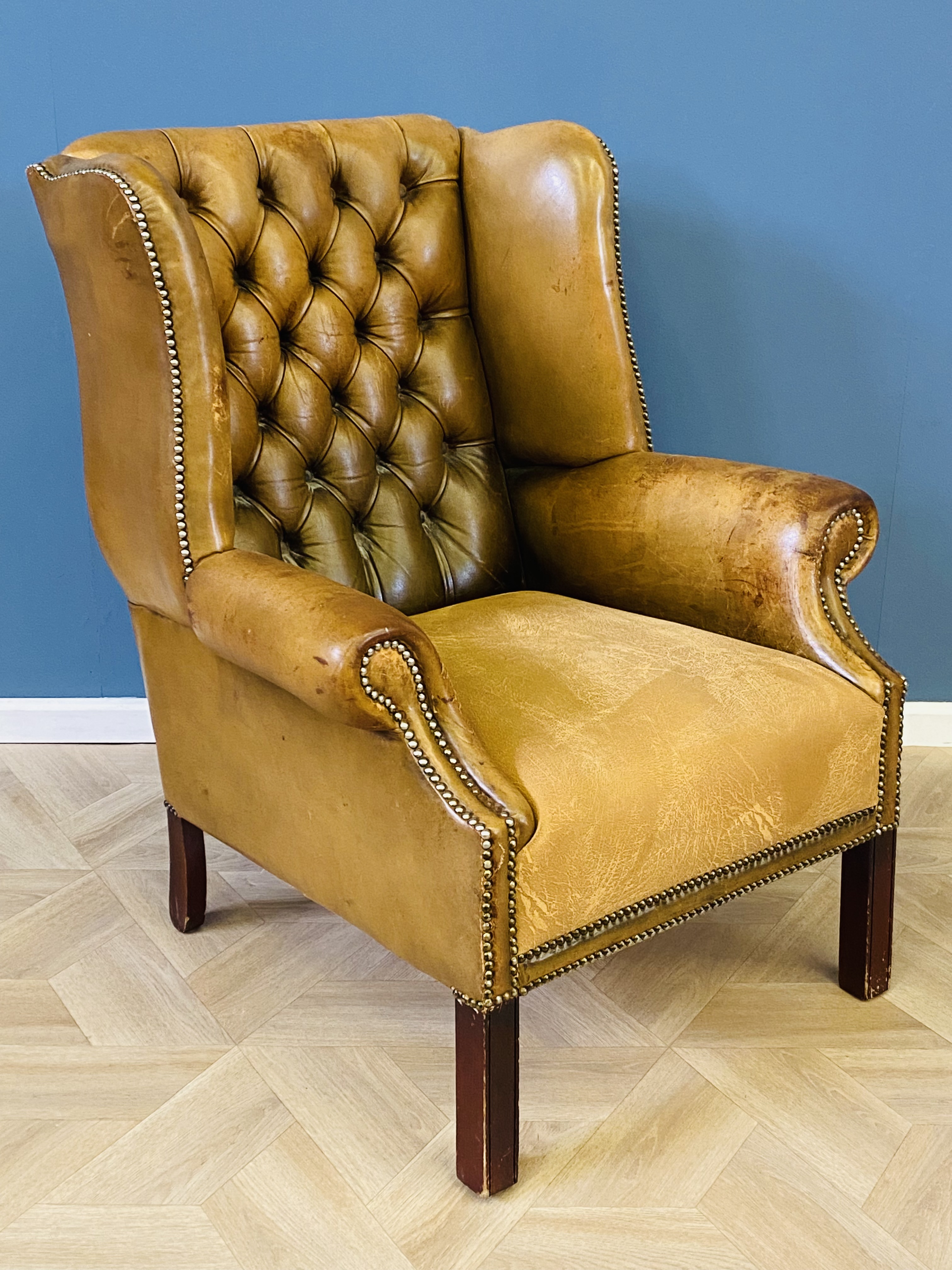 Leather button back wing armchair - Image 3 of 6