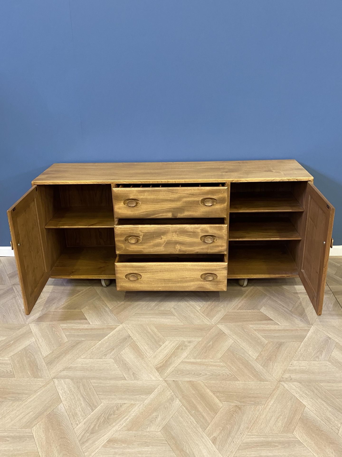 Ercol sideboard - Image 5 of 7