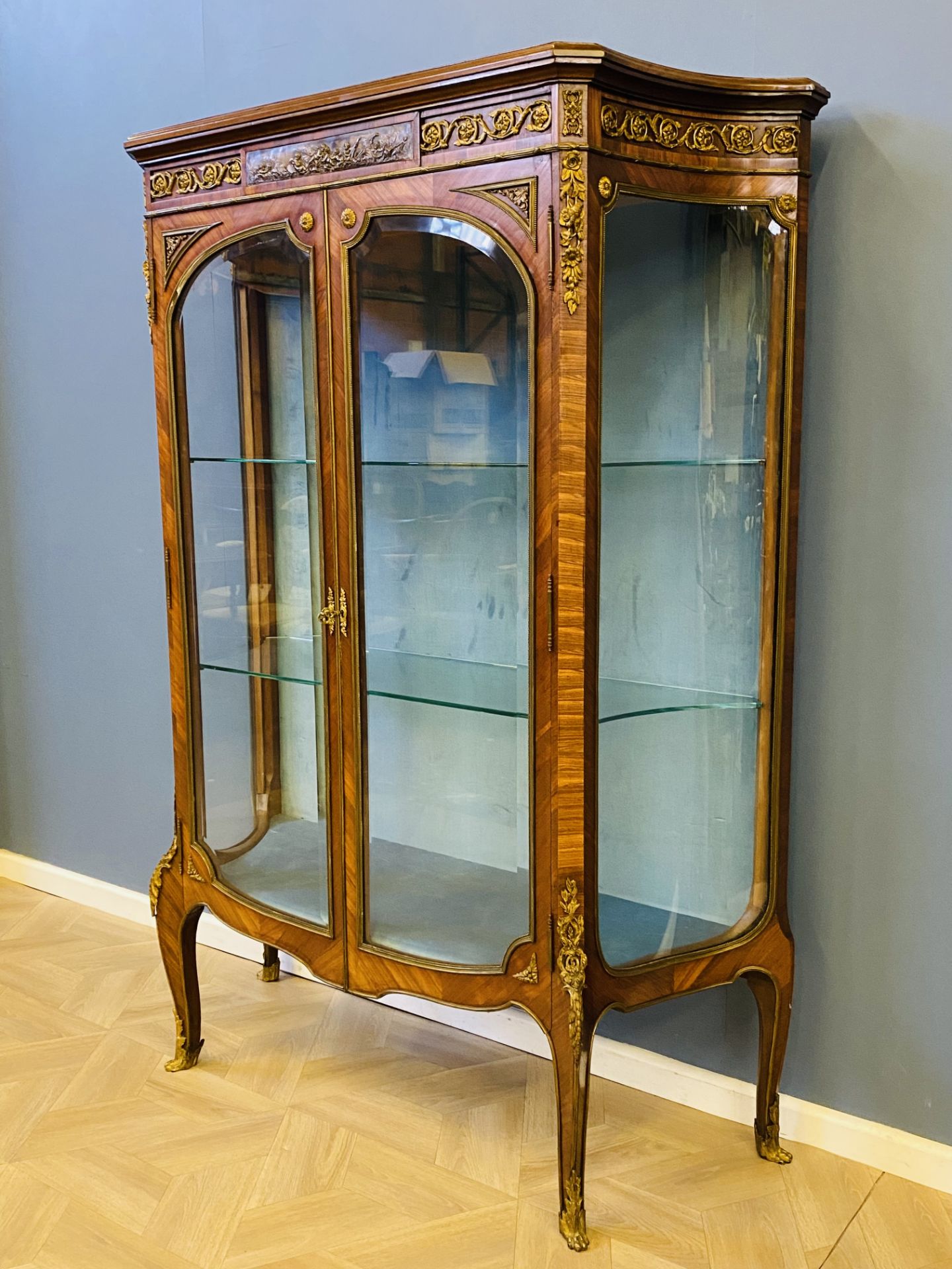 Late 19th century French kingwood and ormolu mounted two door vitrine - Image 2 of 7