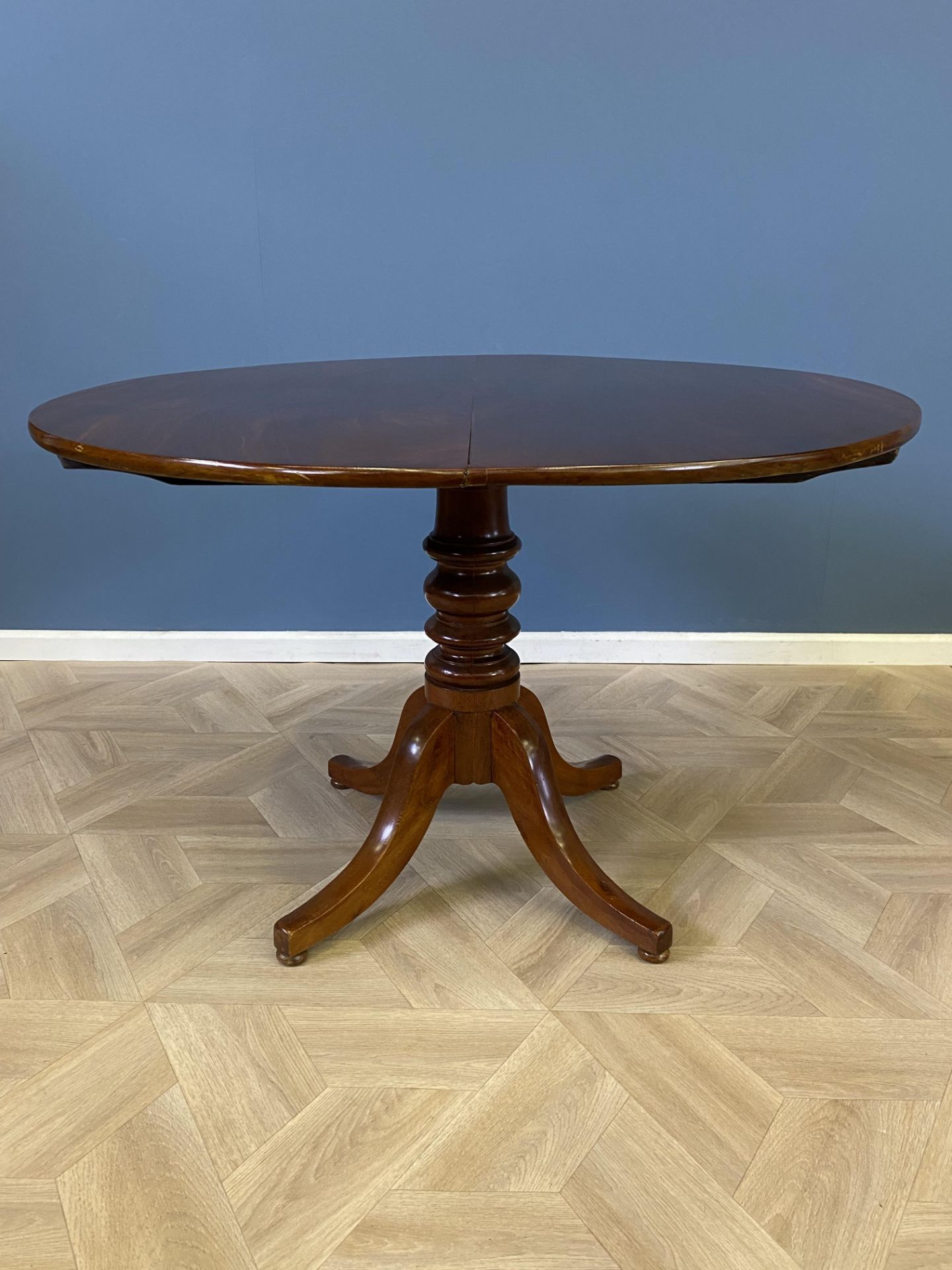 Mahogany tilt top circular table - Image 5 of 7