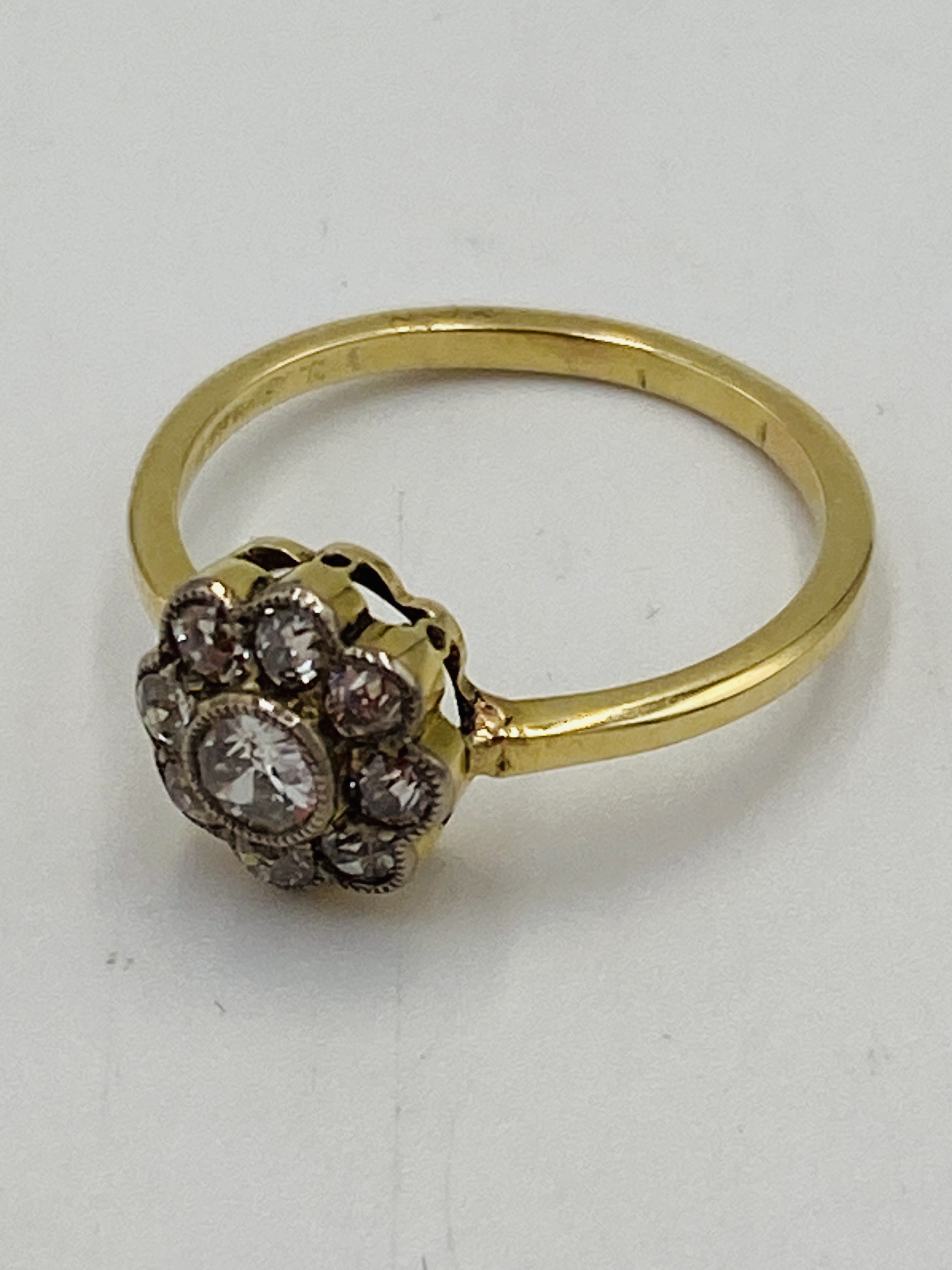 Gold and diamond 'daisy' ring - Image 5 of 6
