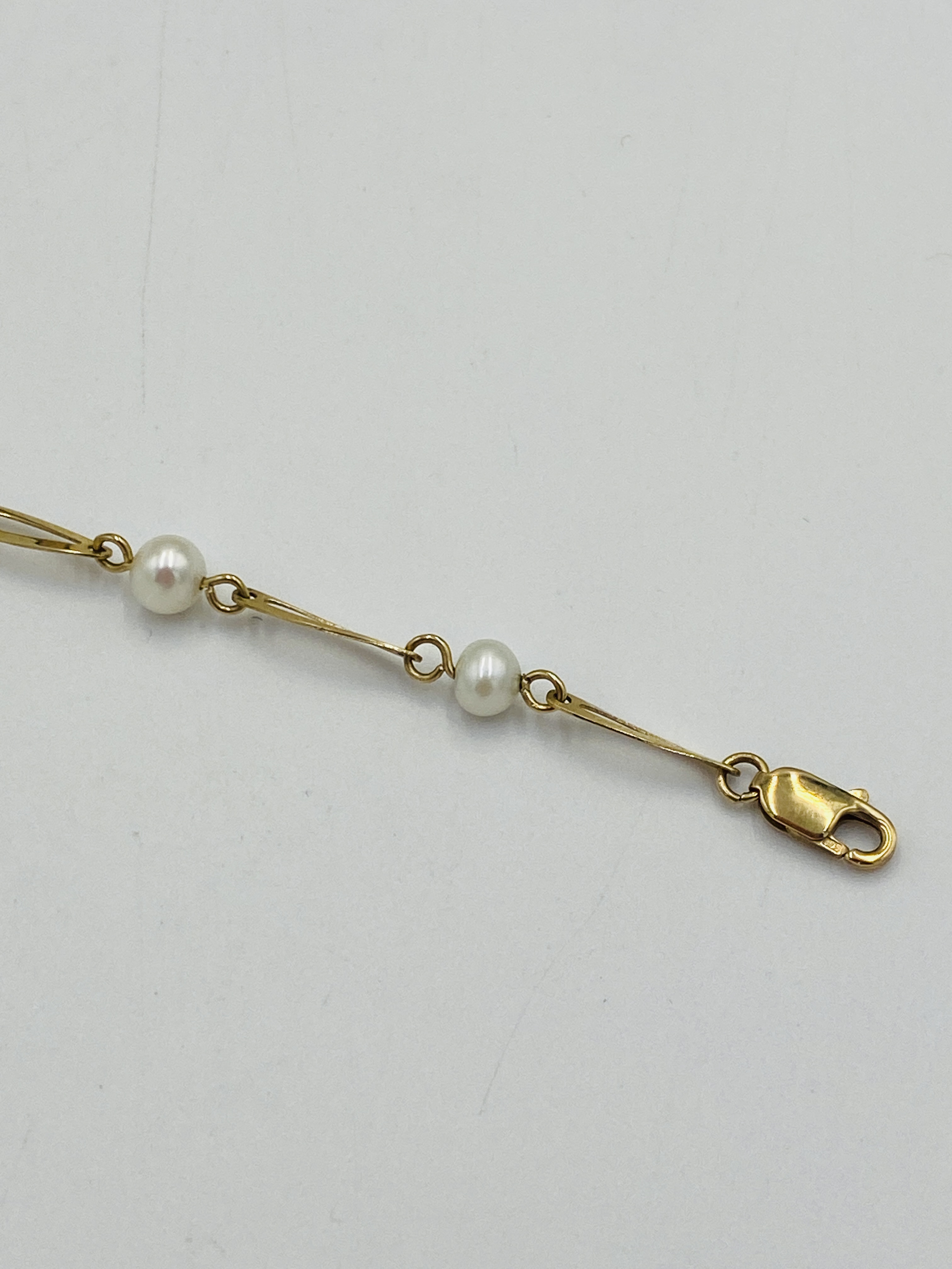 9ct gold and pearl bracelet - Image 4 of 5