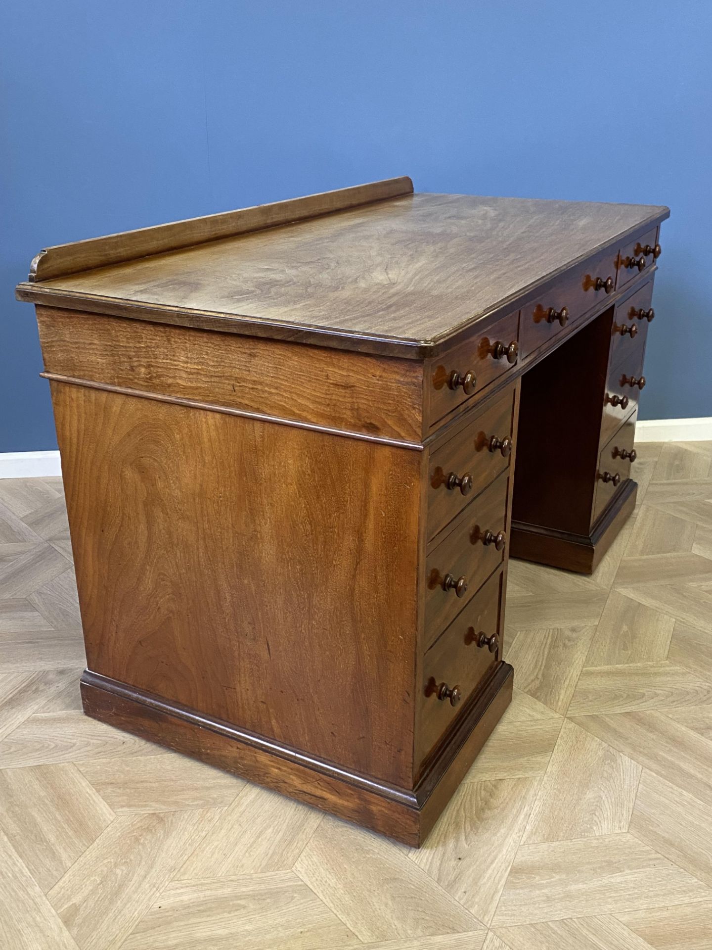 Holland & Sons Victorian mahogany kneehole desk - Image 6 of 9